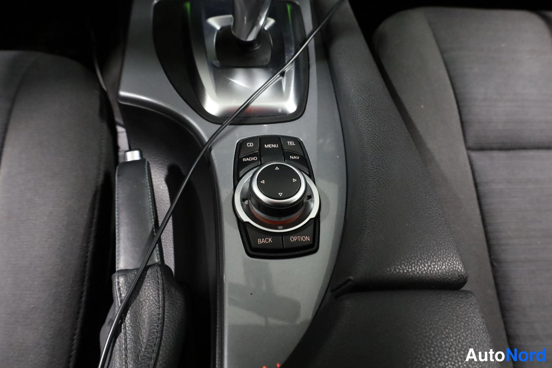 Musta BMW 520d 2009, yksityiskohta, kuva 20