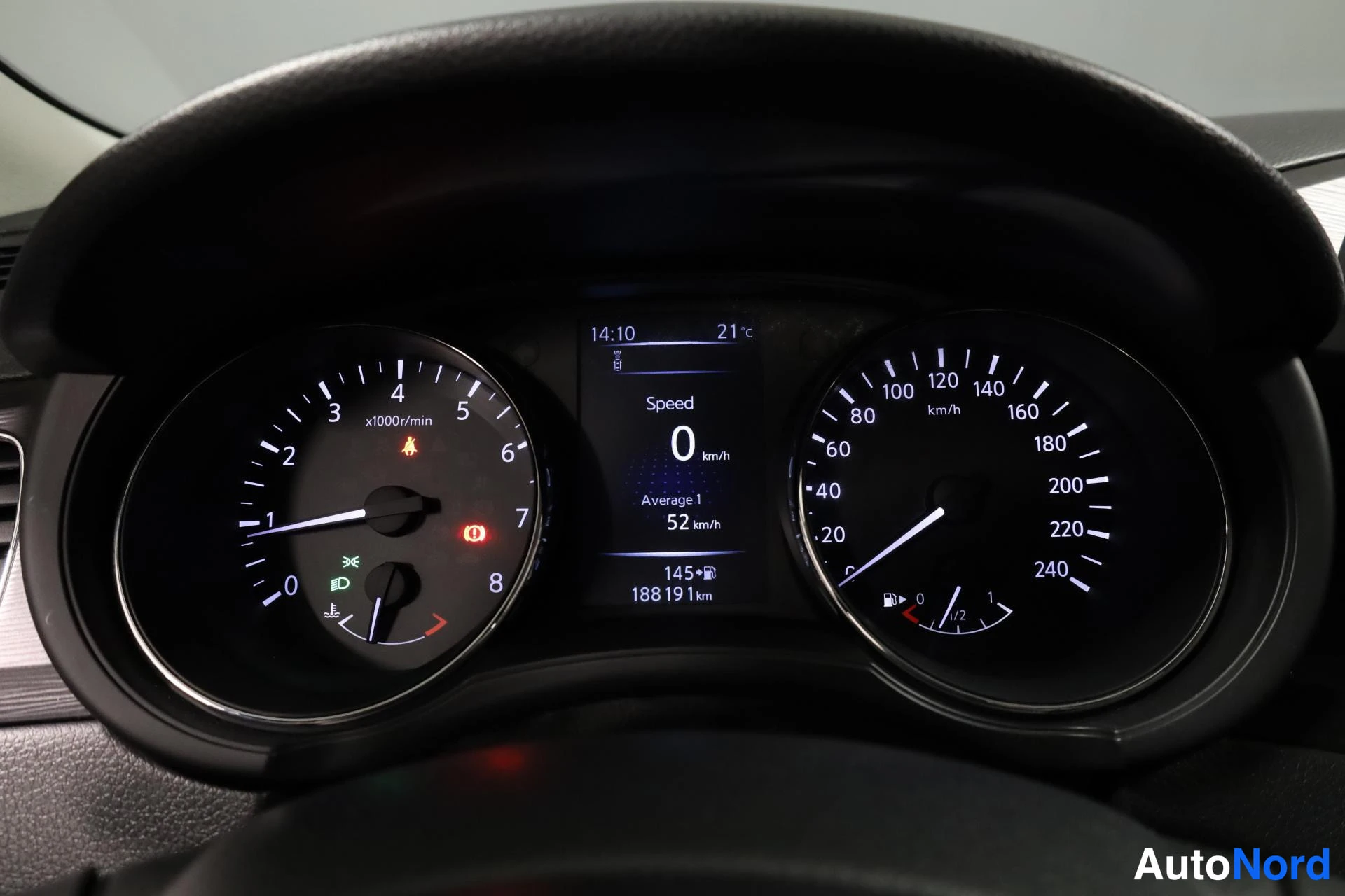 Valkoinen Nissan Pulsar 2017, yksityiskohta, kuva 23