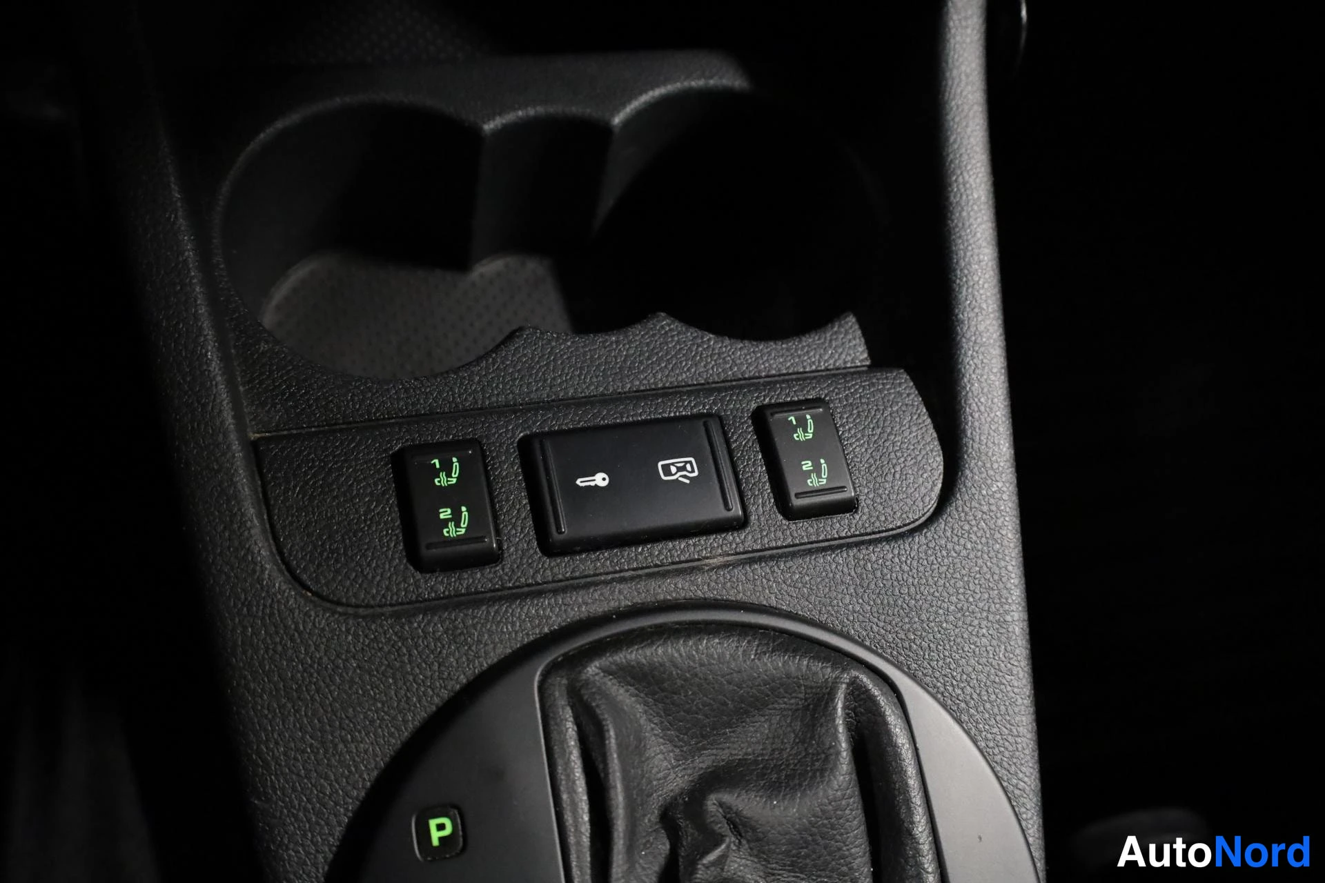 Punainen Skoda Fabia 2011, yksityiskohta, kuva 22