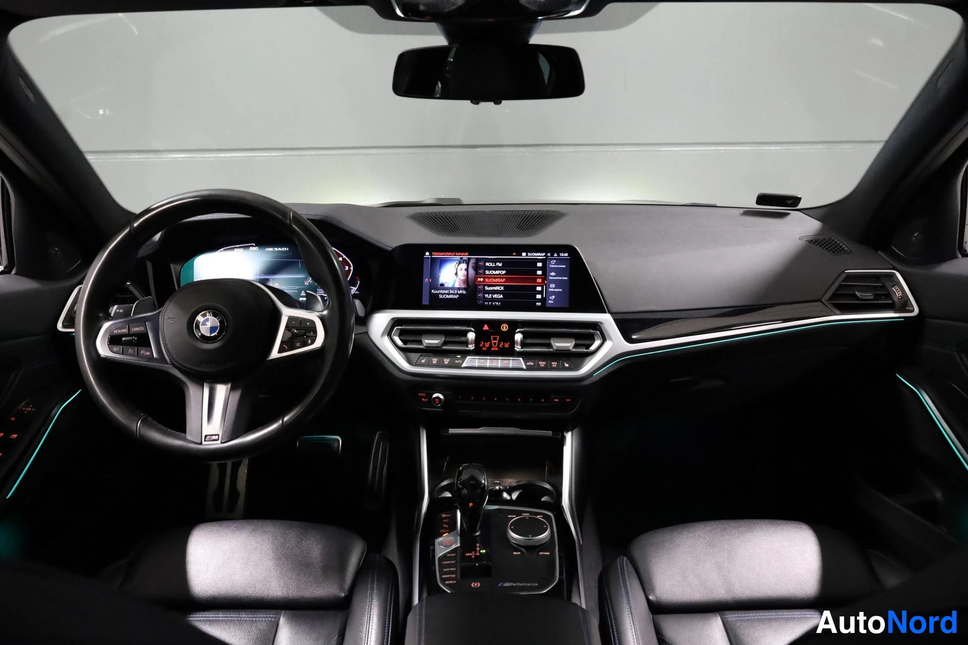 Harmaa BMW M340i xDrive 2020, ohjaamo, kuva 12