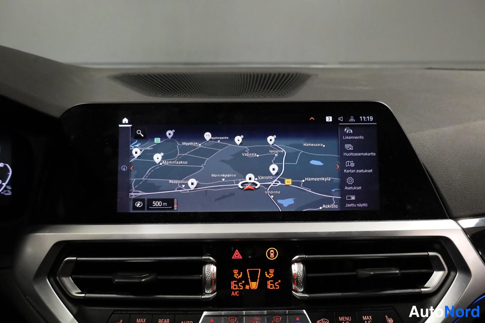 Valkoinen BMW 330e 2020, yksityiskohta, kuva 22