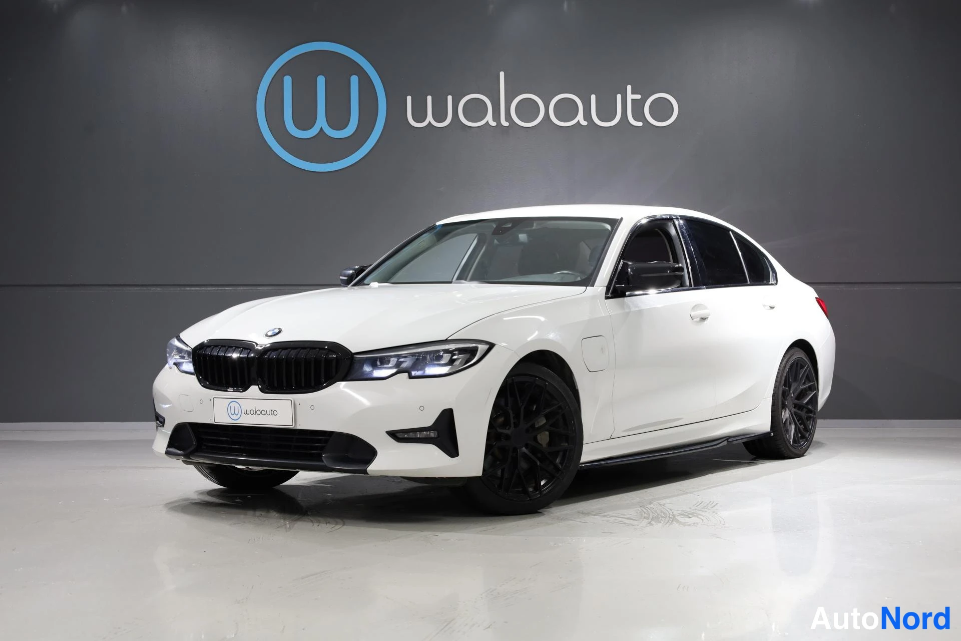 BMW 330e Charged Edition Sportline 2020