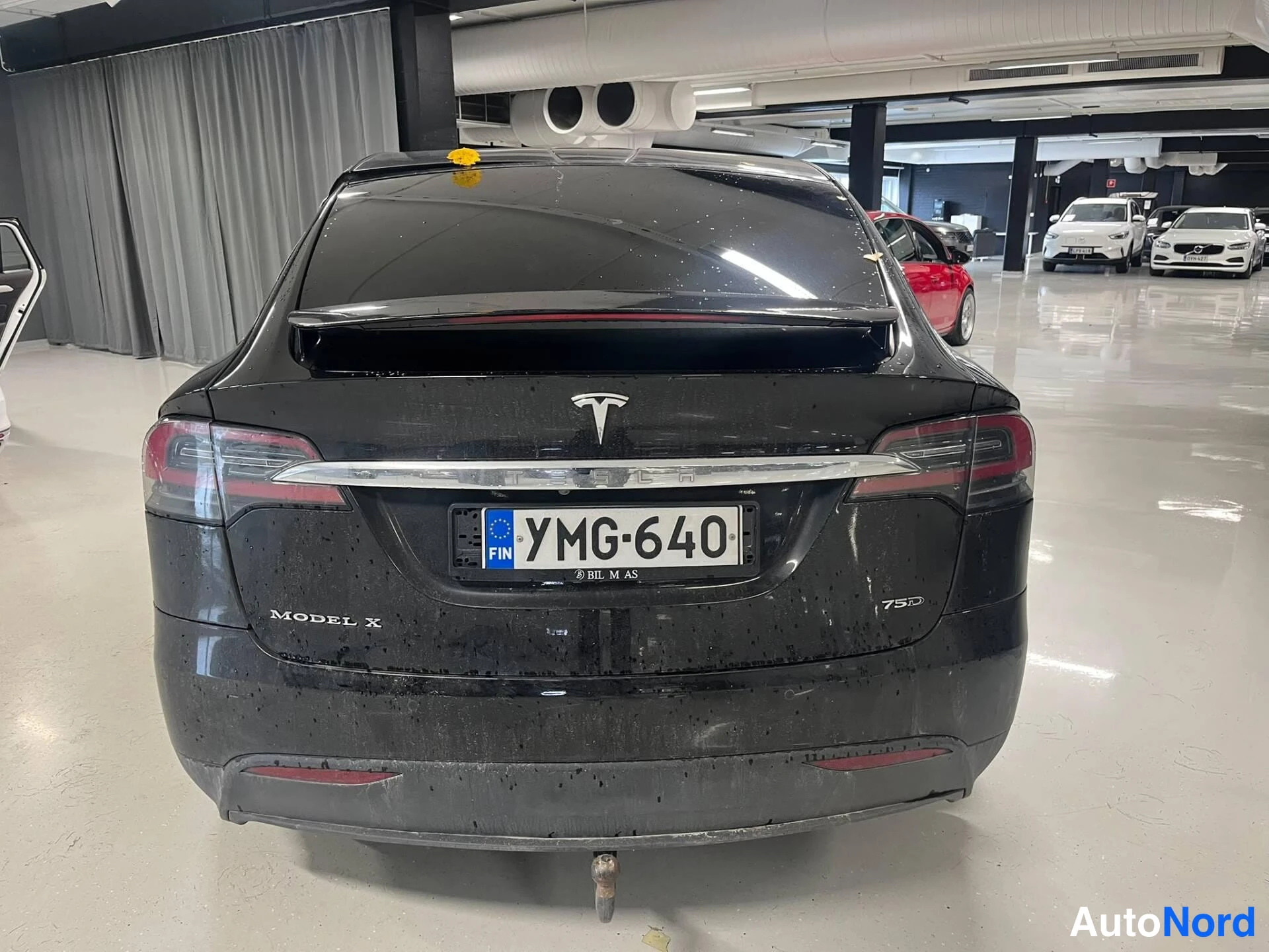Musta Tesla Model X 2018, takaa, kuva 5