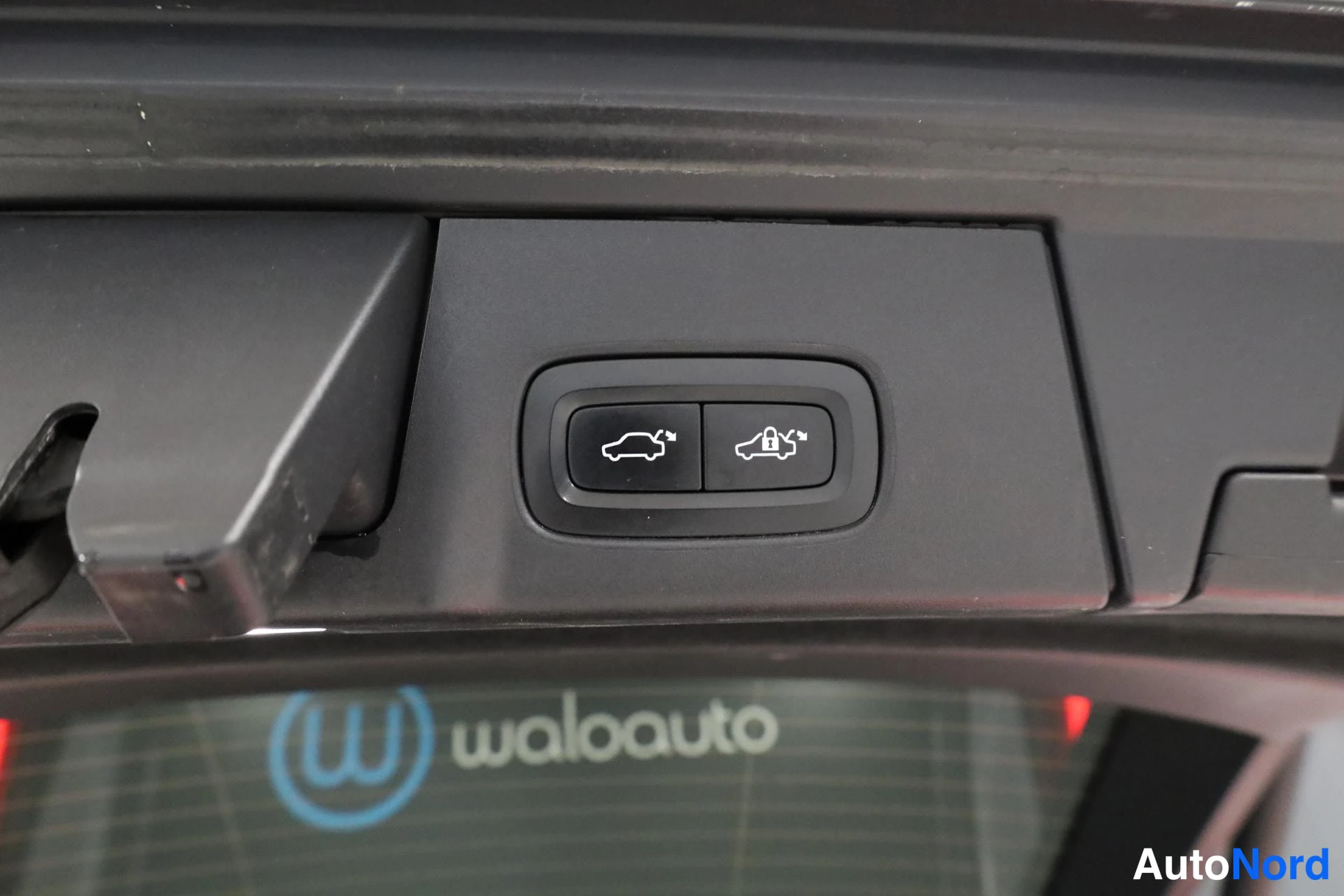 Valkoinen Volvo V90 2017, yksityiskohta, kuva 22