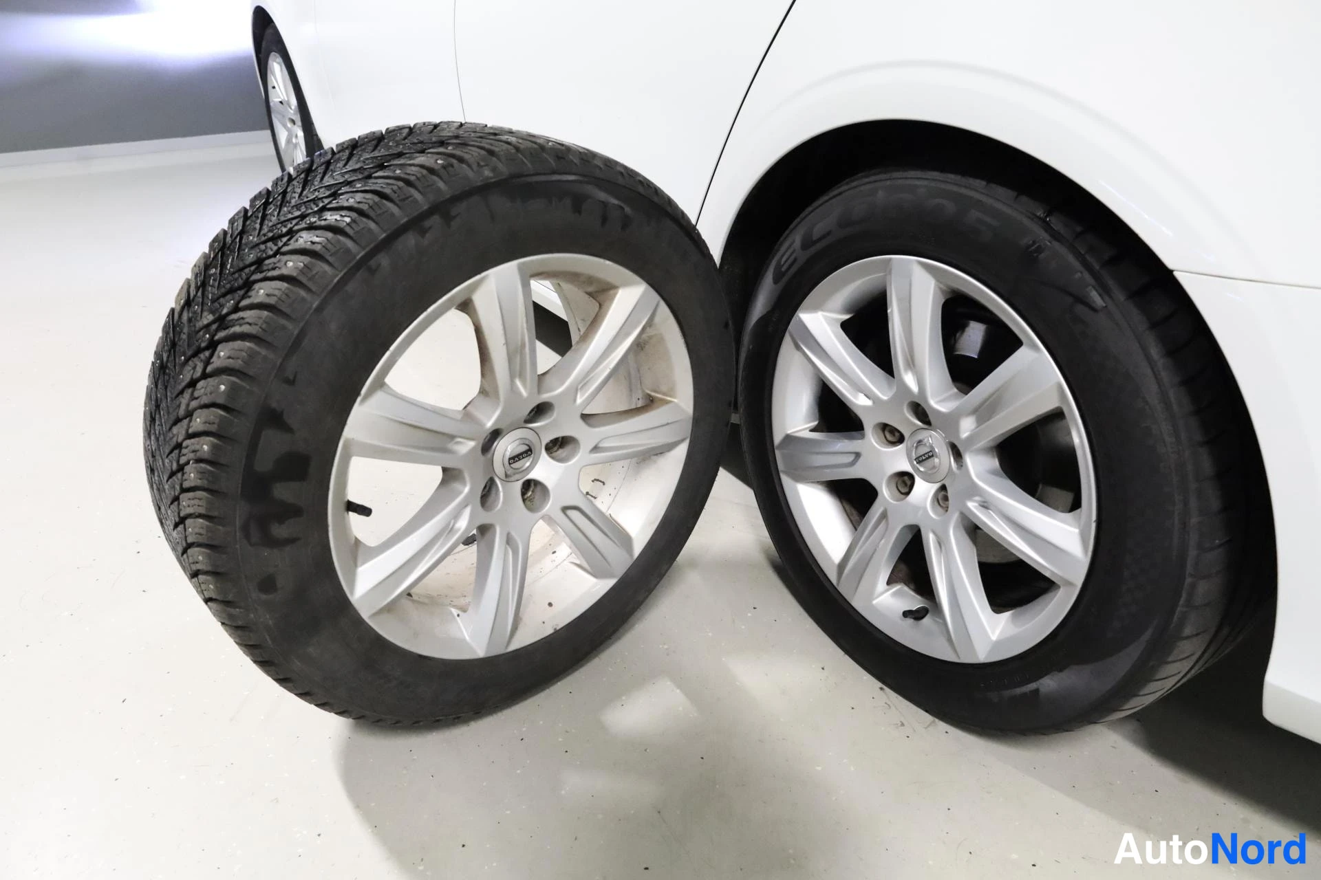 Valkoinen Volvo V90 2017, yksityiskohta, kuva 23