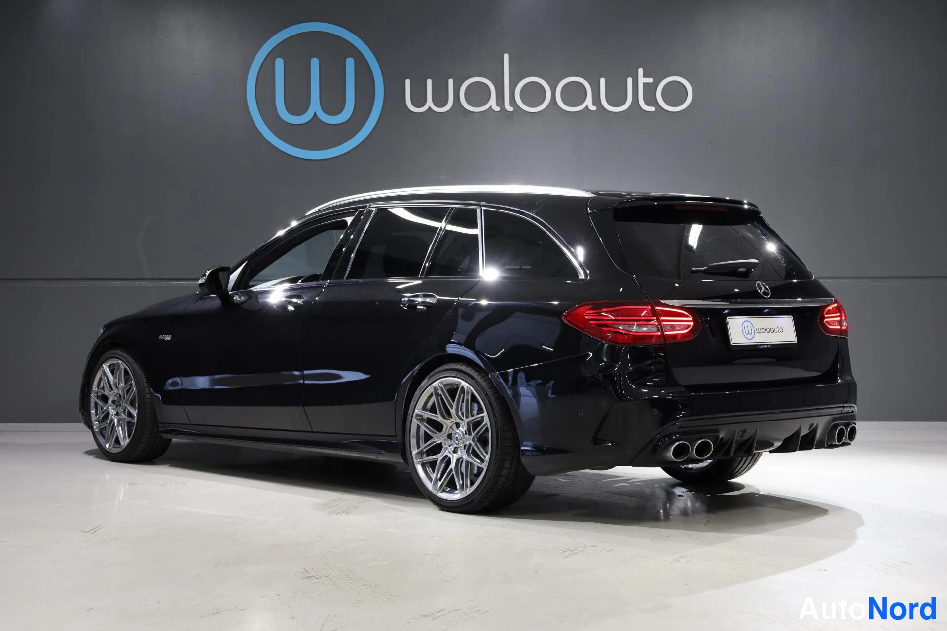 Musta Mercedes-Benz C 43 AMG 2019, takaviisto, kuva 6