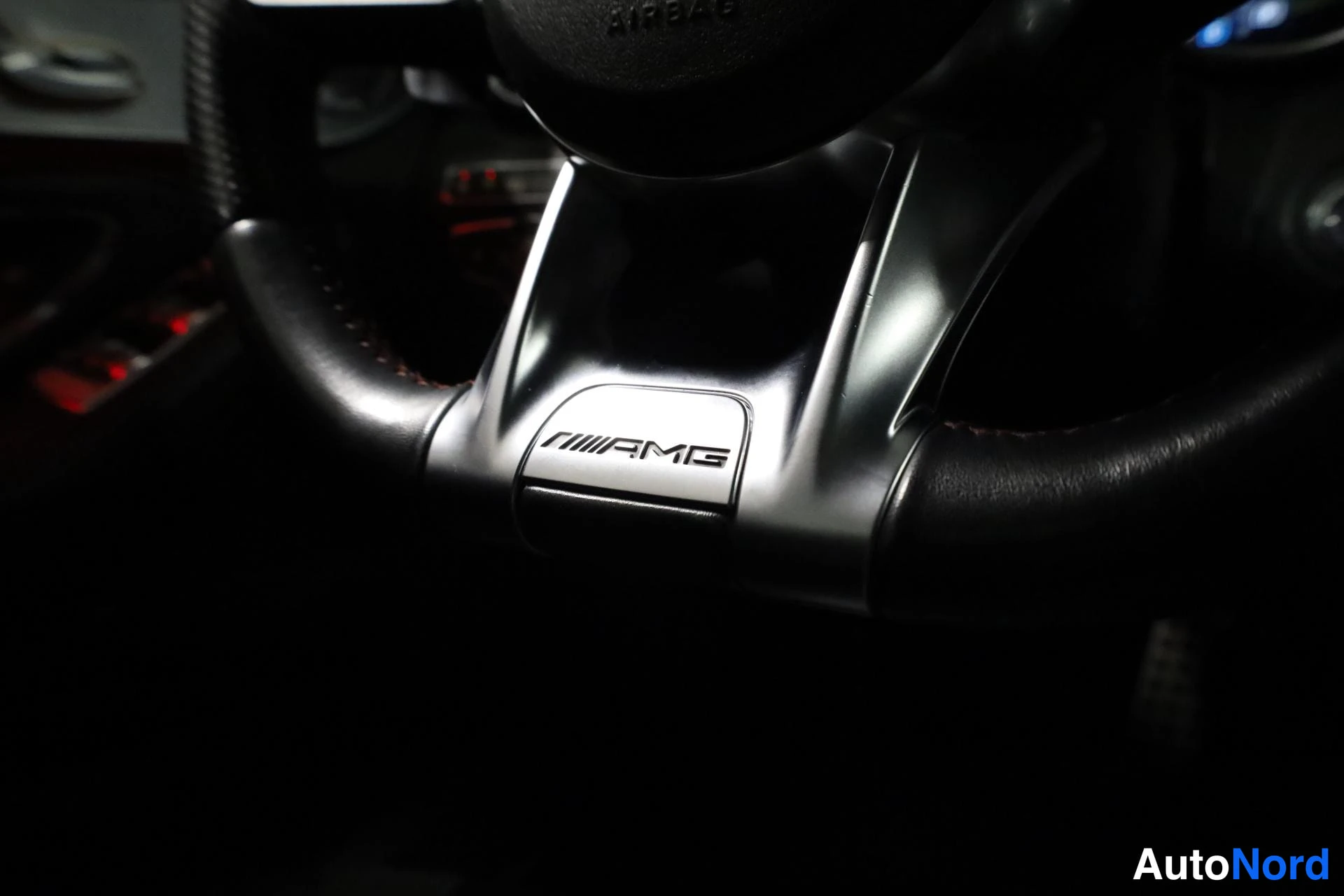 Musta Mercedes-Benz C 43 AMG 2019, yksityiskohta, kuva 21