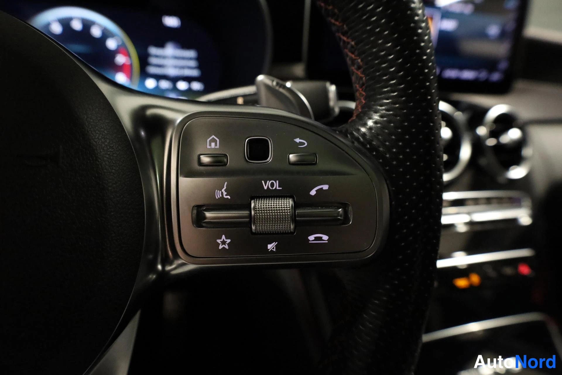 Musta Mercedes-Benz C 43 AMG 2019, yksityiskohta, kuva 29