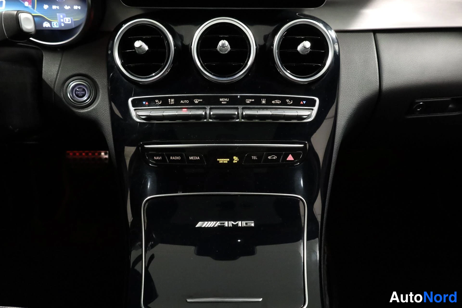 Musta Mercedes-Benz C 43 AMG 2019, ohjaamo, kuva 14