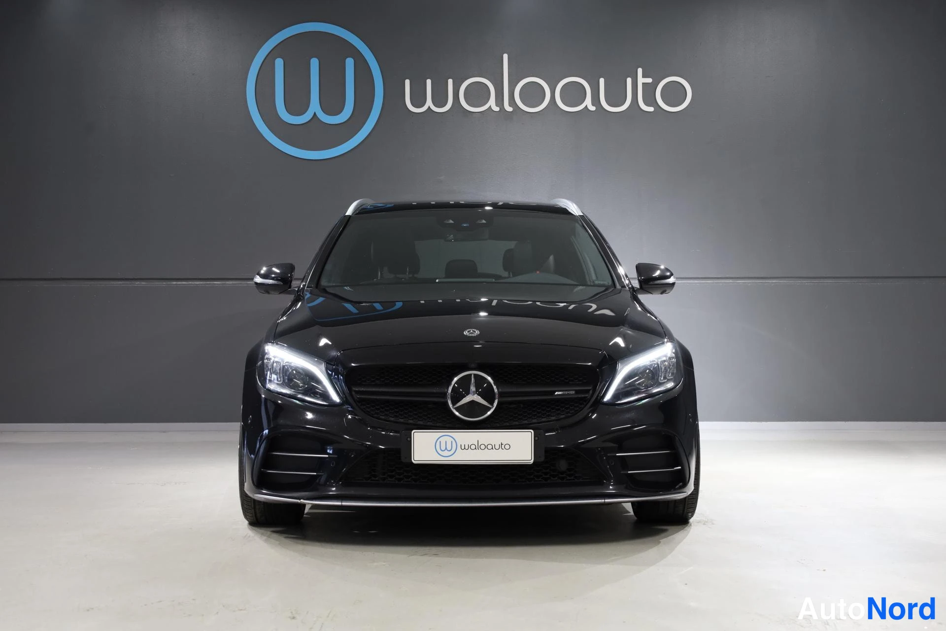 Musta Mercedes-Benz C 43 AMG 2019, edestä, kuva 3