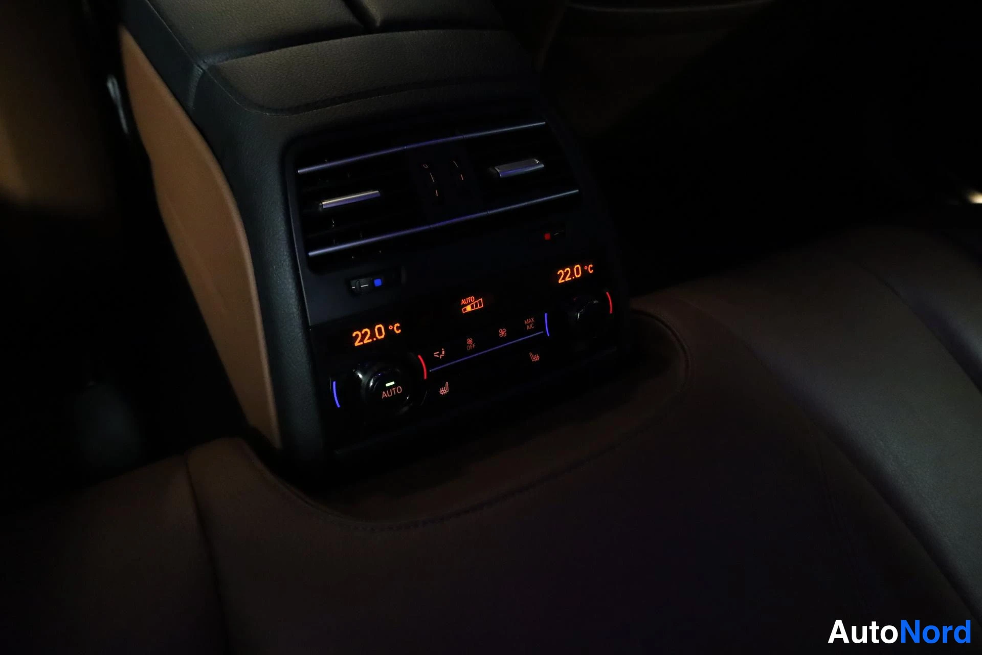 Musta BMW 650i 2012, yksityiskohta, kuva 33