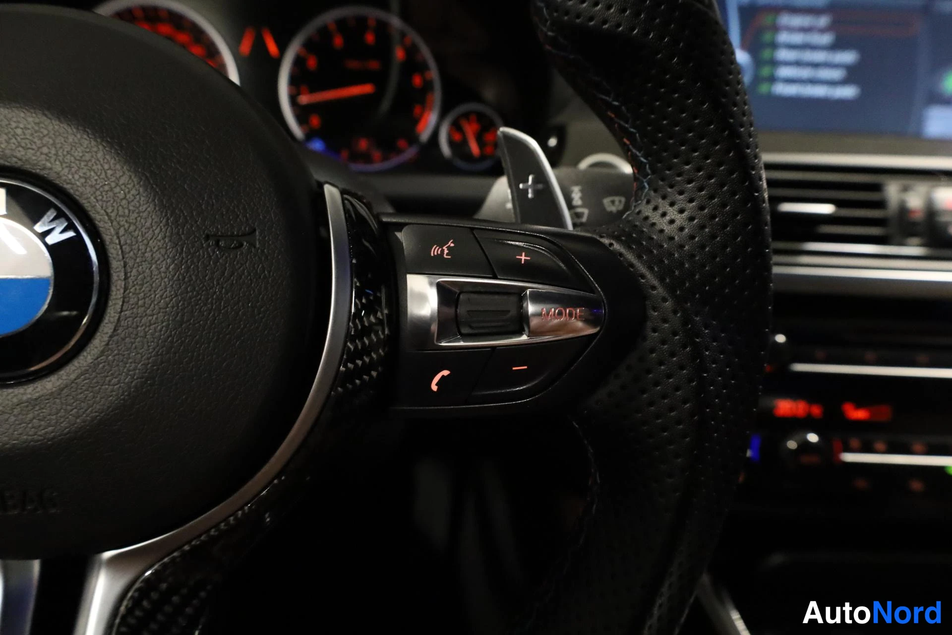 Musta BMW 650i 2012, yksityiskohta, kuva 23