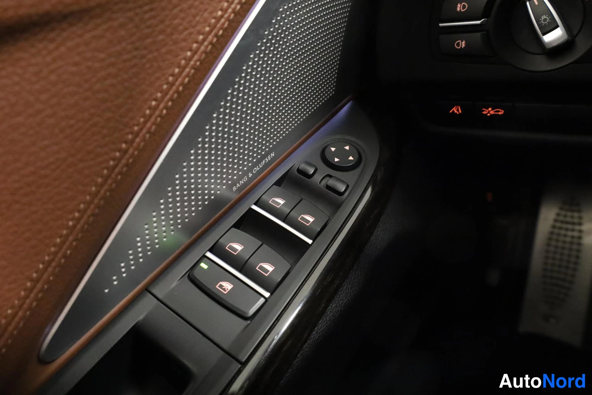 Musta BMW 650i 2012, yksityiskohta, kuva 30