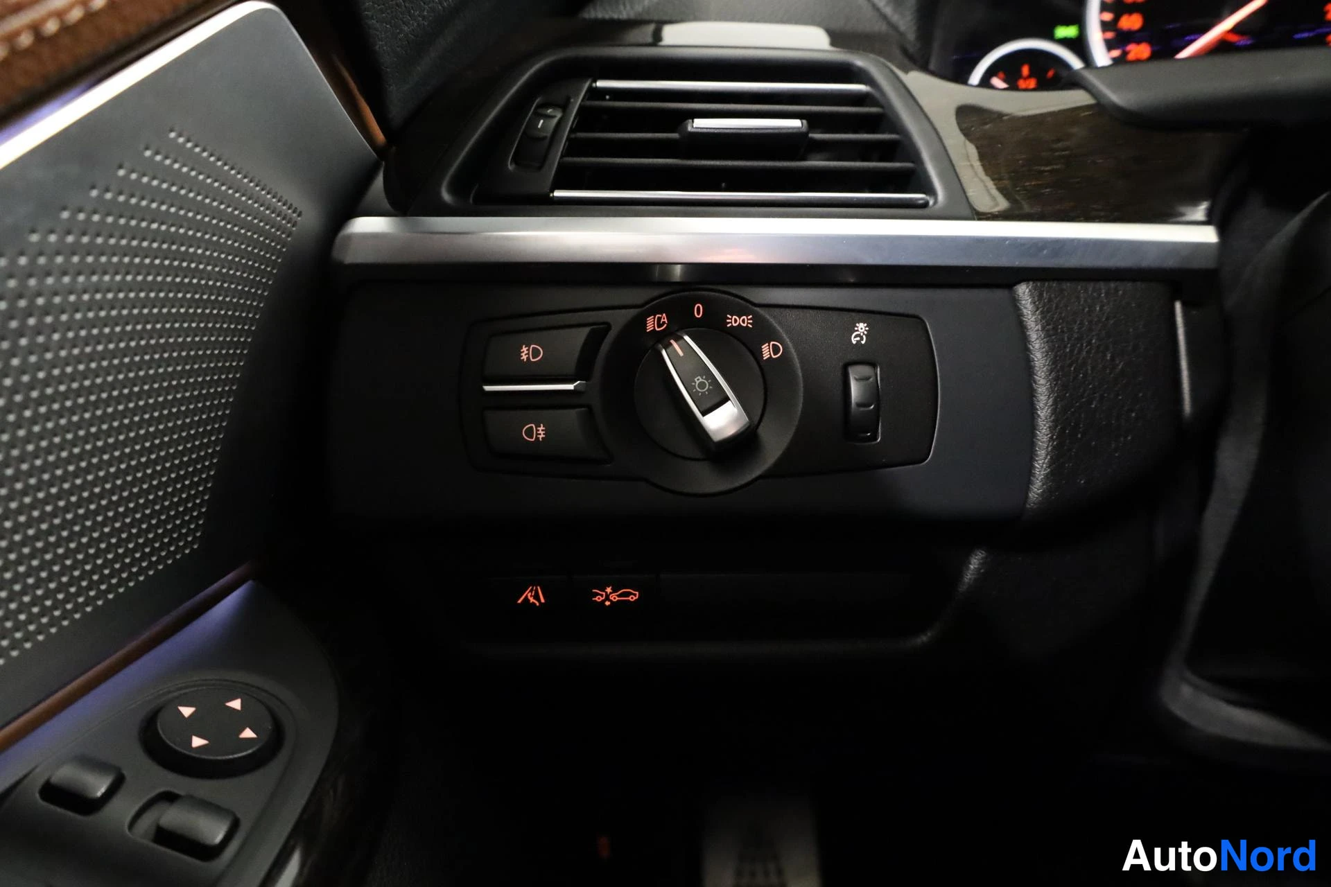 Musta BMW 650i 2012, yksityiskohta, kuva 31