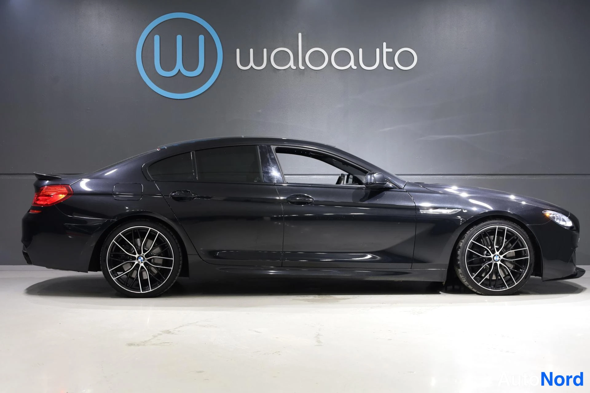 Musta BMW 650i 2012, takaviisto, kuva 7