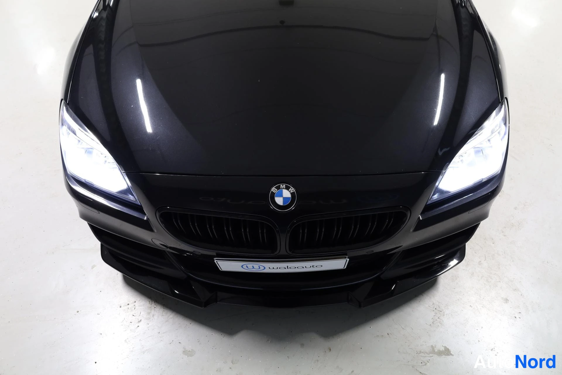 Musta BMW 650i 2012, edestä, kuva 5