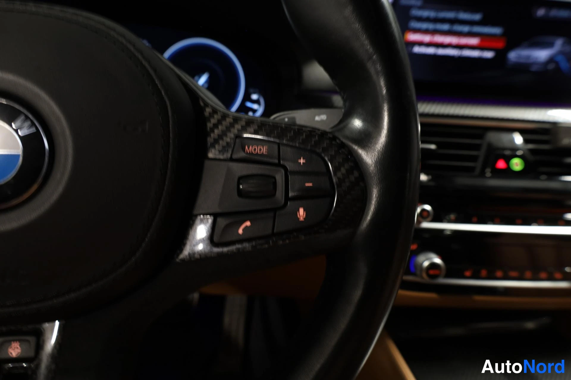 Musta BMW 530e 2019, yksityiskohta, kuva 19