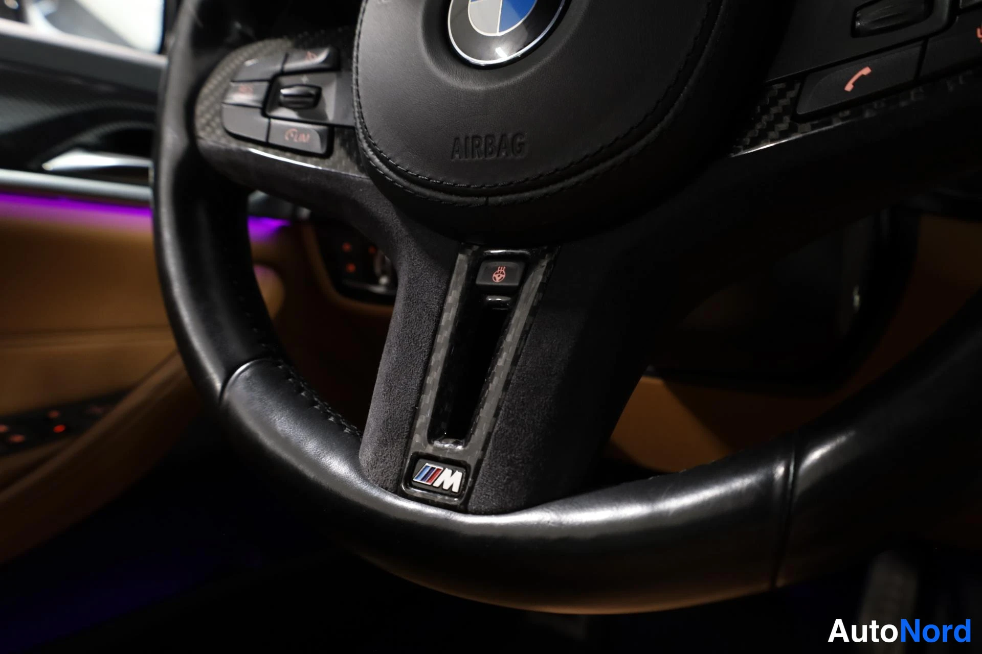 Musta BMW 530e 2019, yksityiskohta, kuva 20