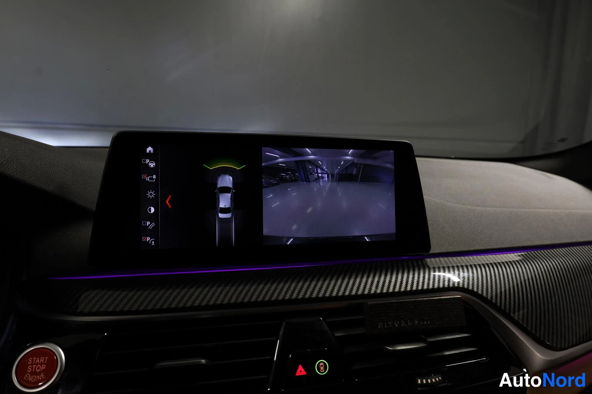 Musta BMW 530e 2019, yksityiskohta, kuva 22