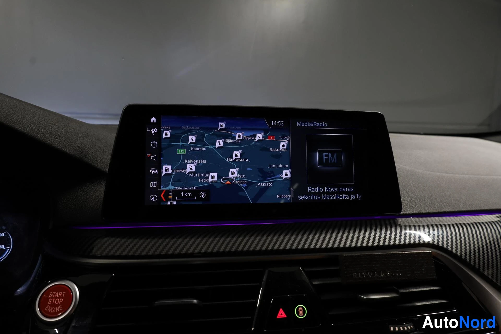 Musta BMW 530e 2019, yksityiskohta, kuva 23