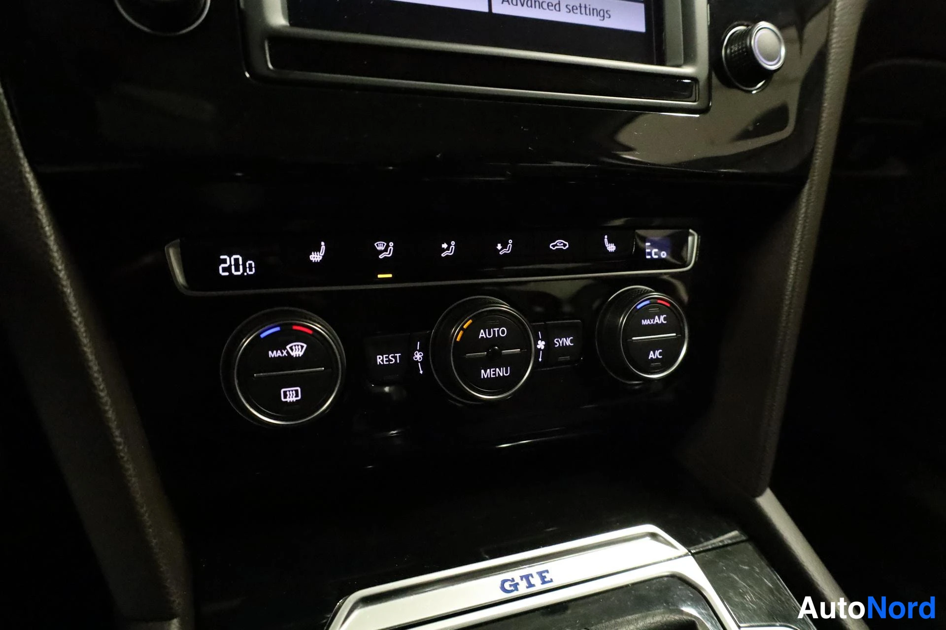 Valkoinen Volkswagen Passat 2017, kuva 25