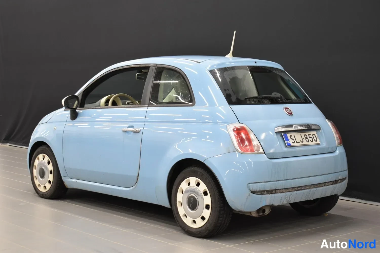 Sininen Fiat 500 2014, takaviisto, kuva 3