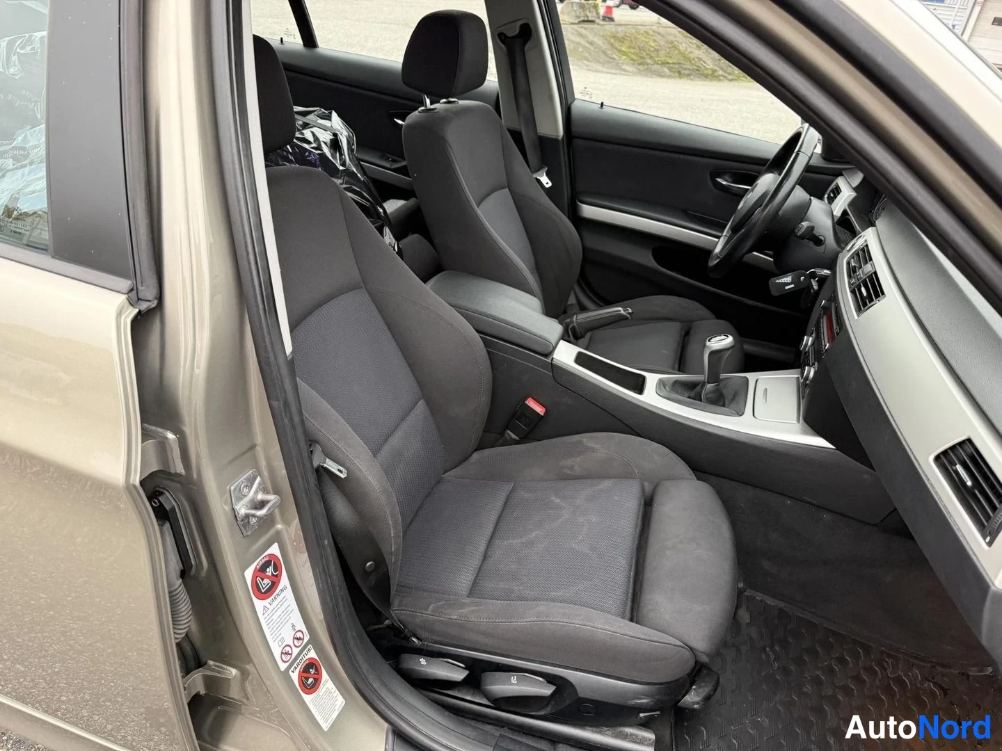 Beige BMW 320d xDrive 2011, front seats, photo 9