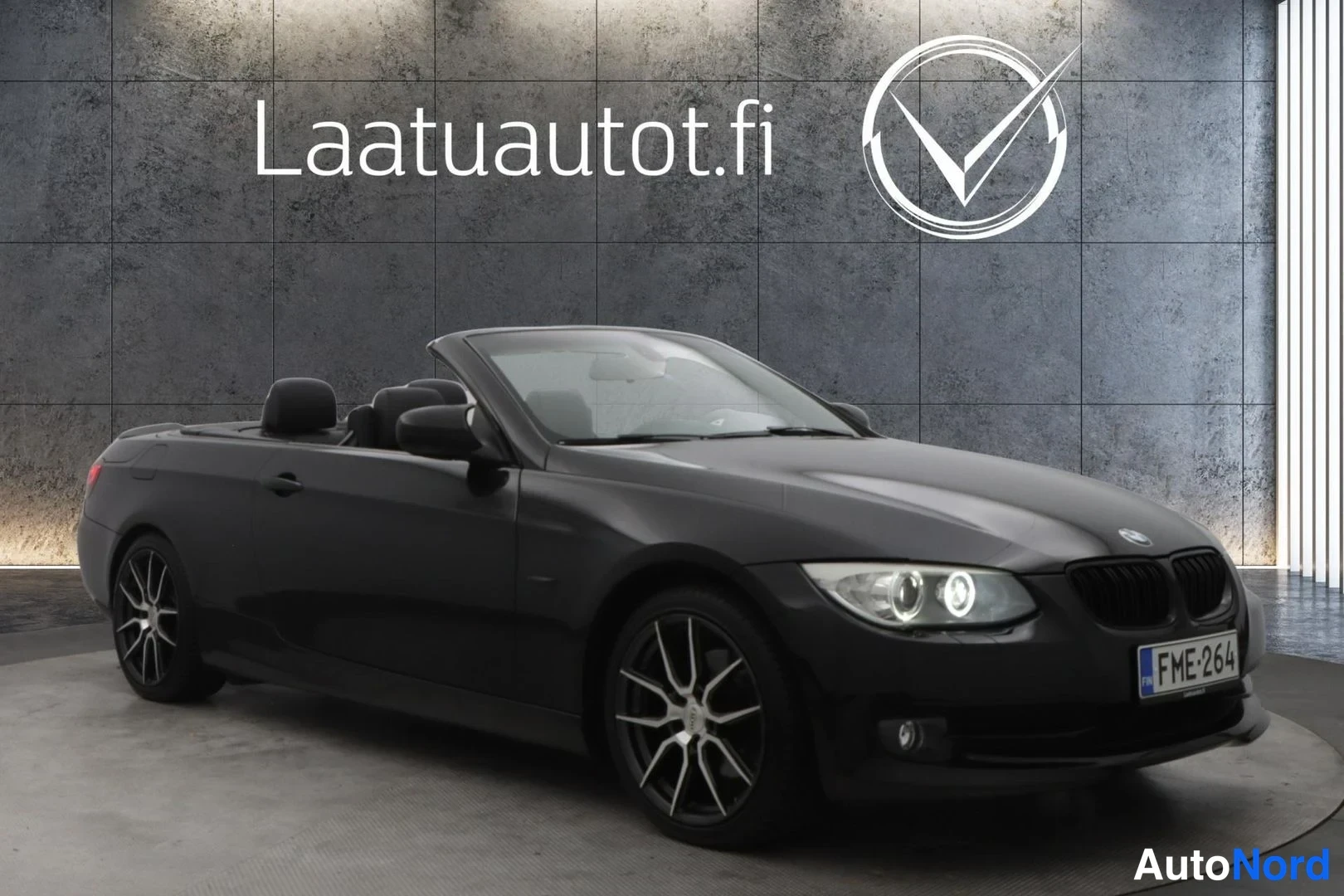Musta BMW 320d 2011, etuviisto, keula oikealle, kuva 5