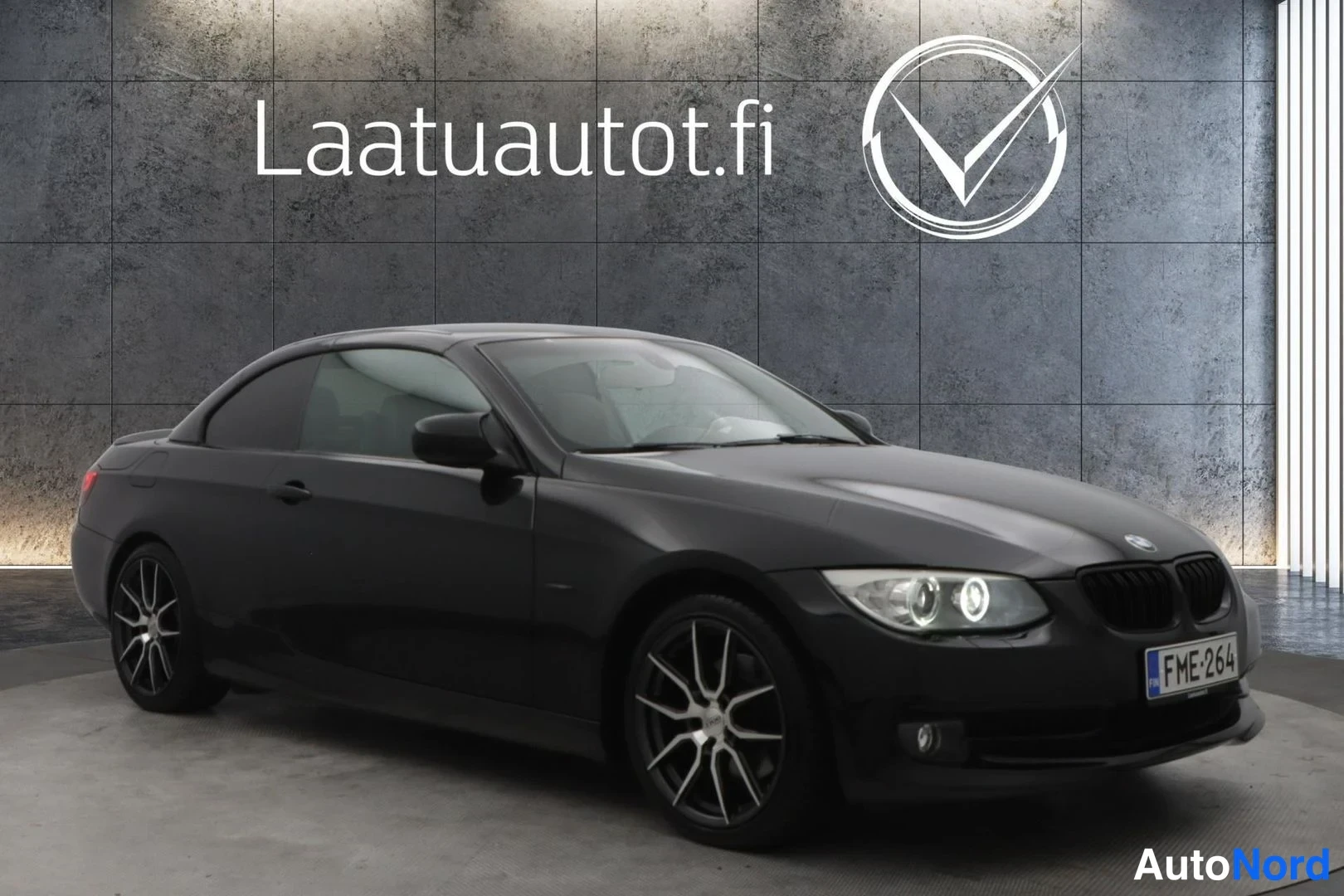 Musta BMW 320d 2011, etuviisto, keula oikealle, kuva 6