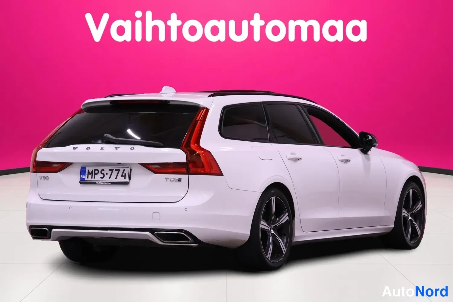 Valkoinen Volvo V90 2020, takaviisto, kuva 5