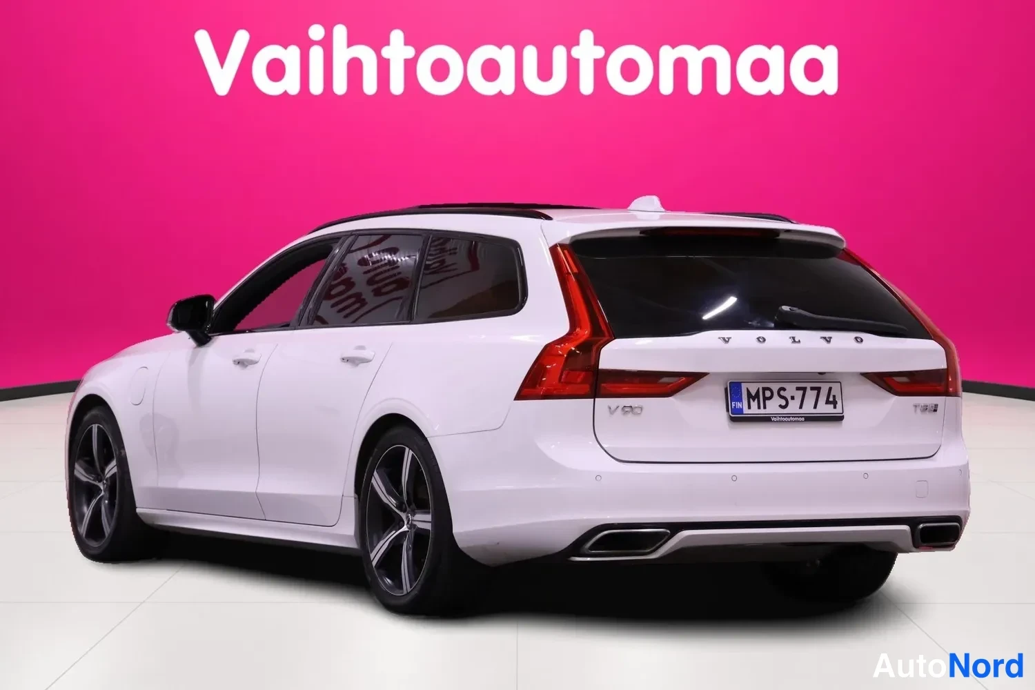 Valkoinen Volvo V90 2020, takaviisto, kuva 6