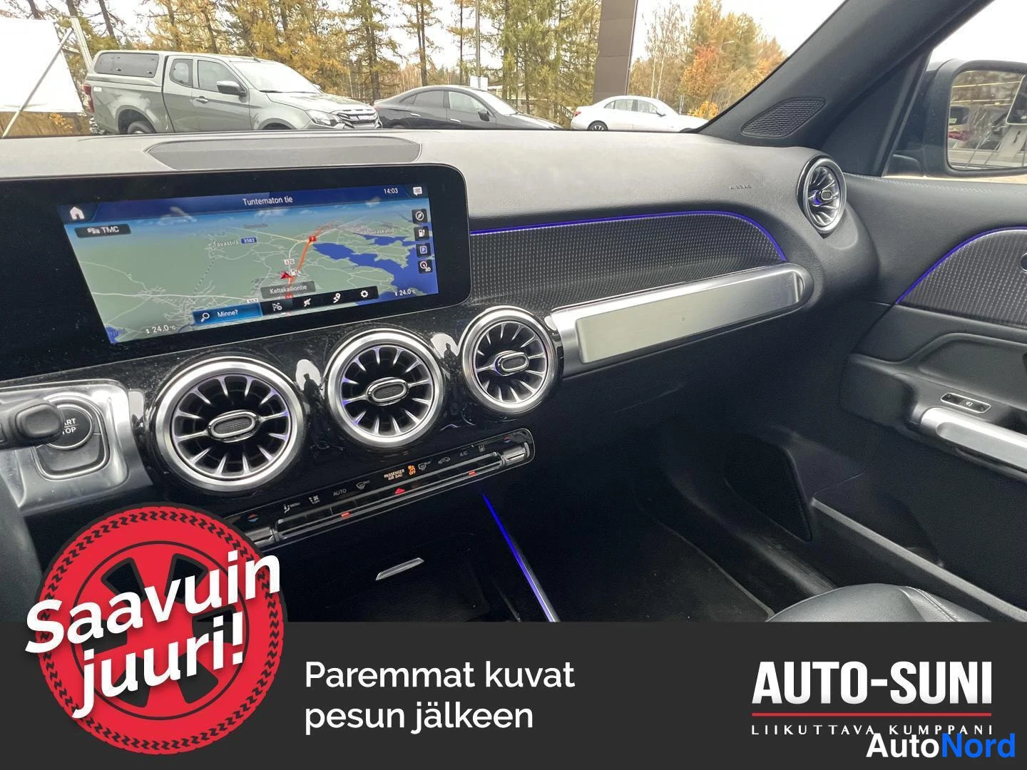 Musta Mercedes-Benz EQB 2024, ohjaamo, kuva 6
