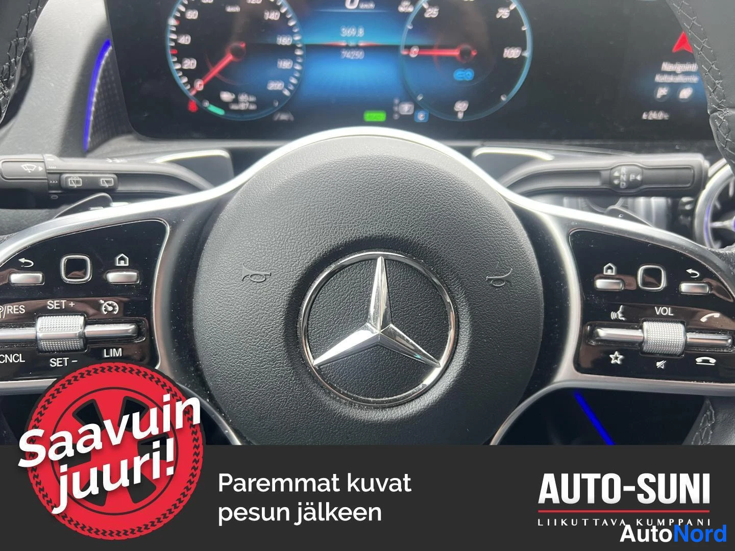 Musta Mercedes-Benz EQB 2024, yksityiskohta, kuva 8