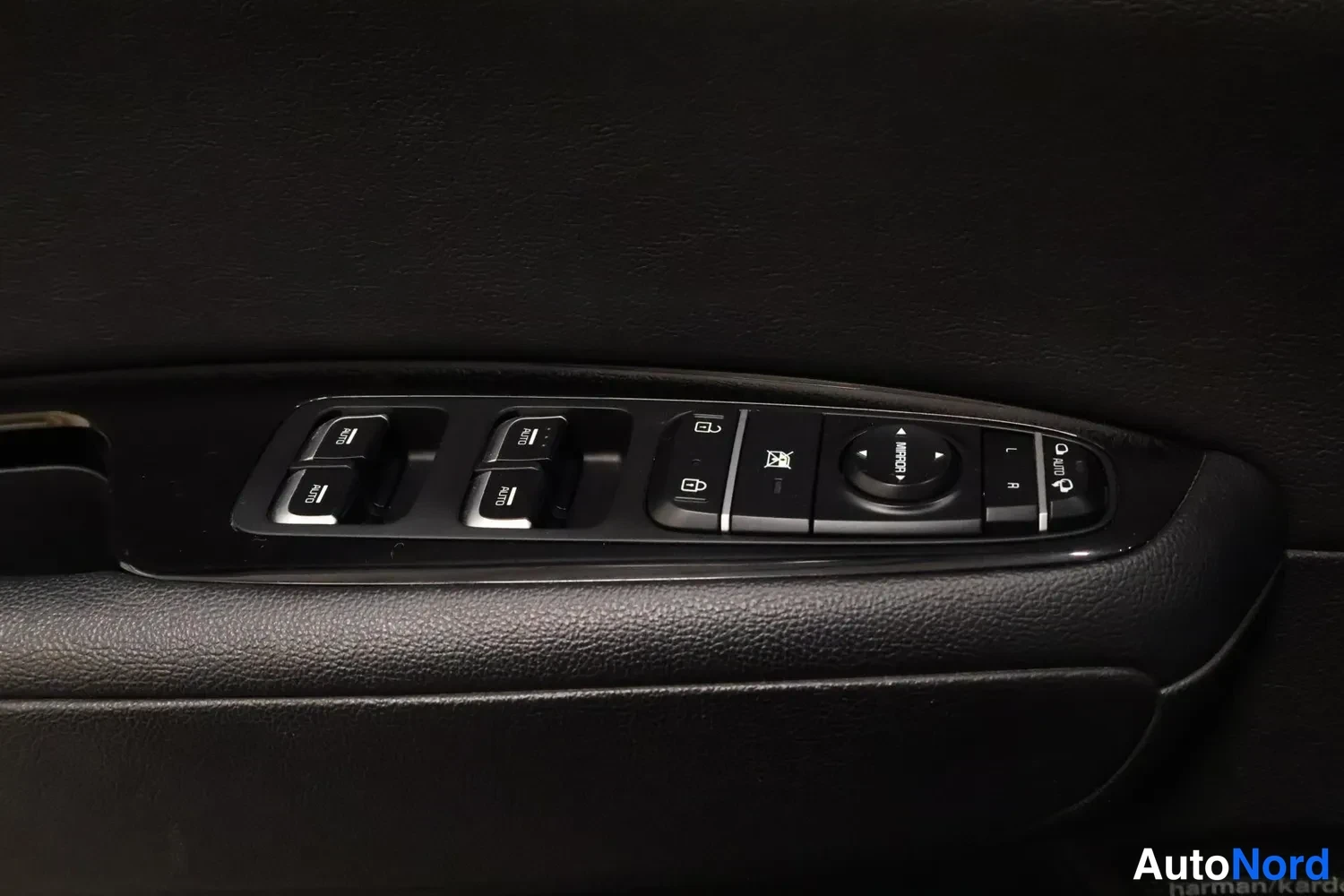 Musta Kia Optima 2018, yksityiskohta, kuva 21