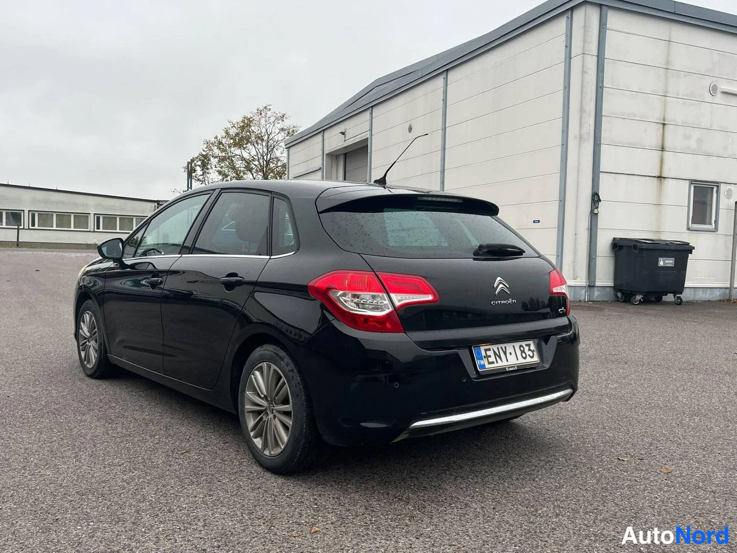 Musta Citroen C4 2011, takaviisto, kuva 4