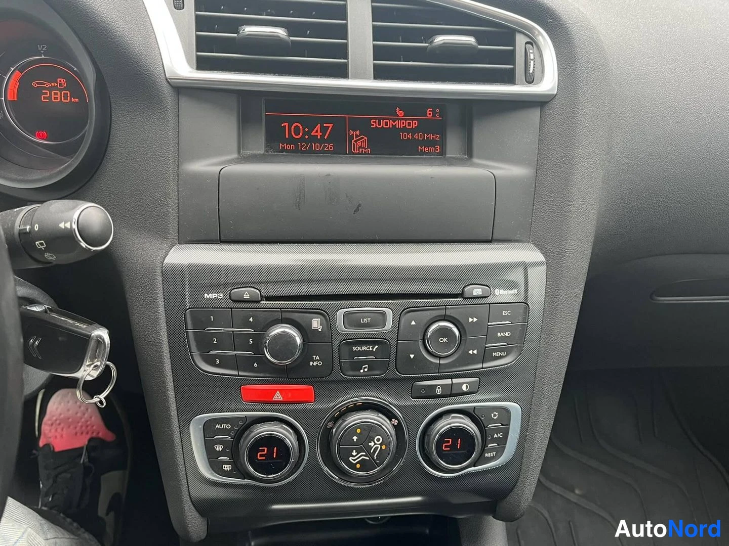 Musta Citroen C4 2011, yksityiskohta, kuva 7