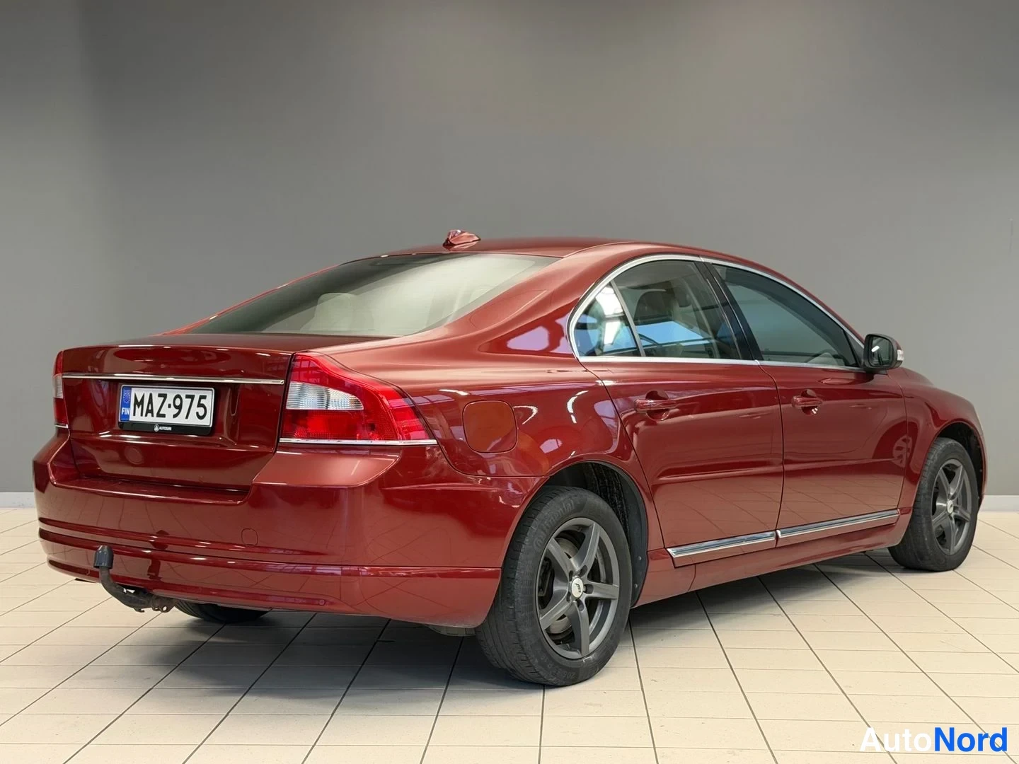 Punainen Volvo S80 2010, takaviisto, kuva 7