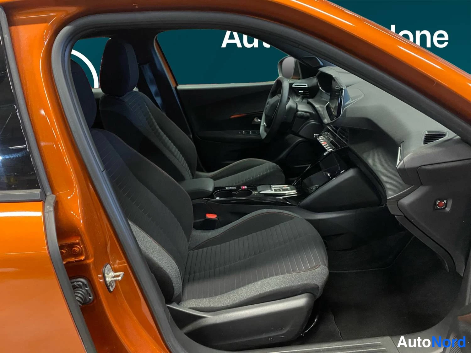 Oranssi Peugeot E-2008 2023, etuistuimet, kuva 12