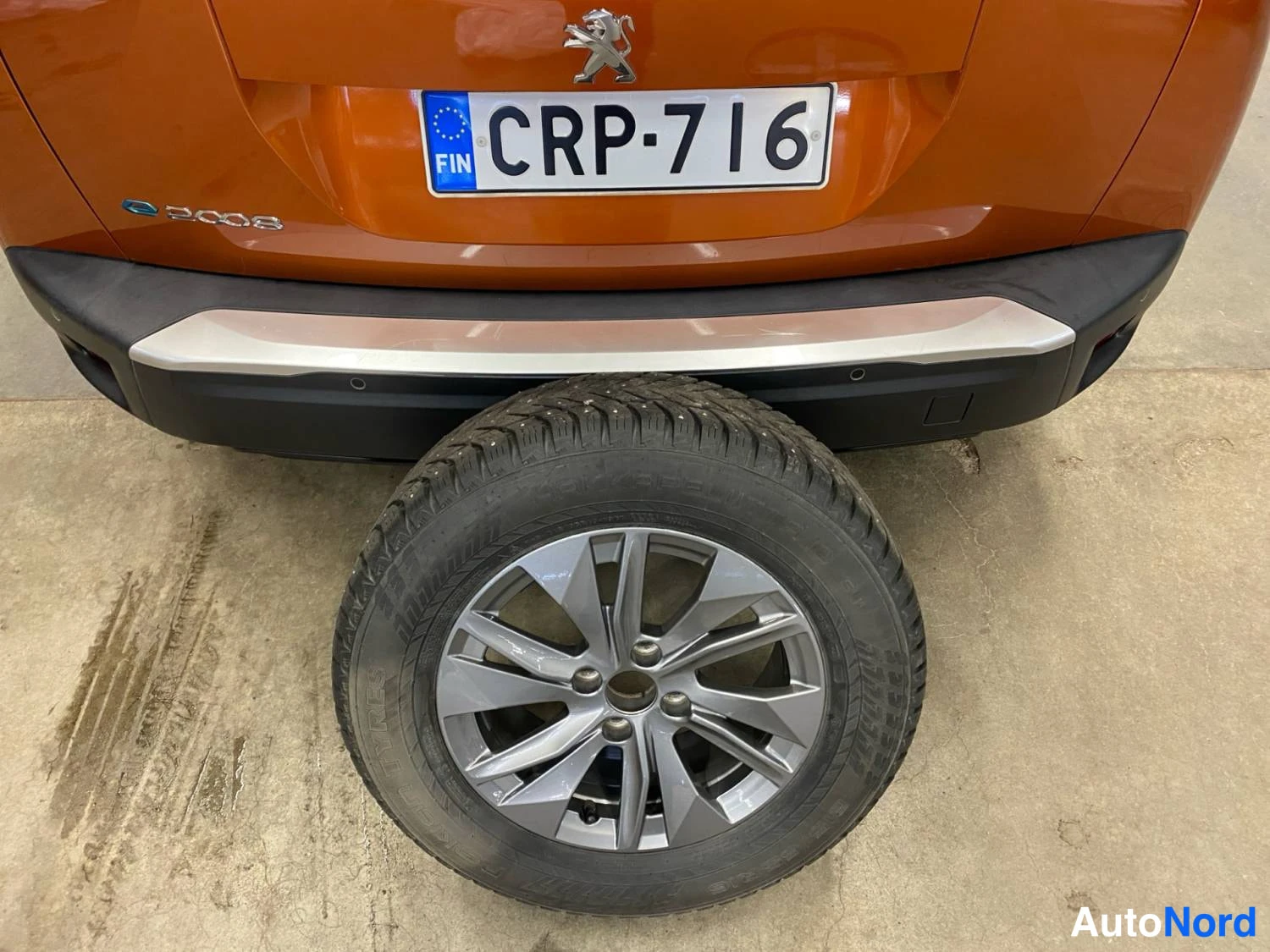 Oranssi Peugeot E-2008 2023, yksityiskohta, kuva 17
