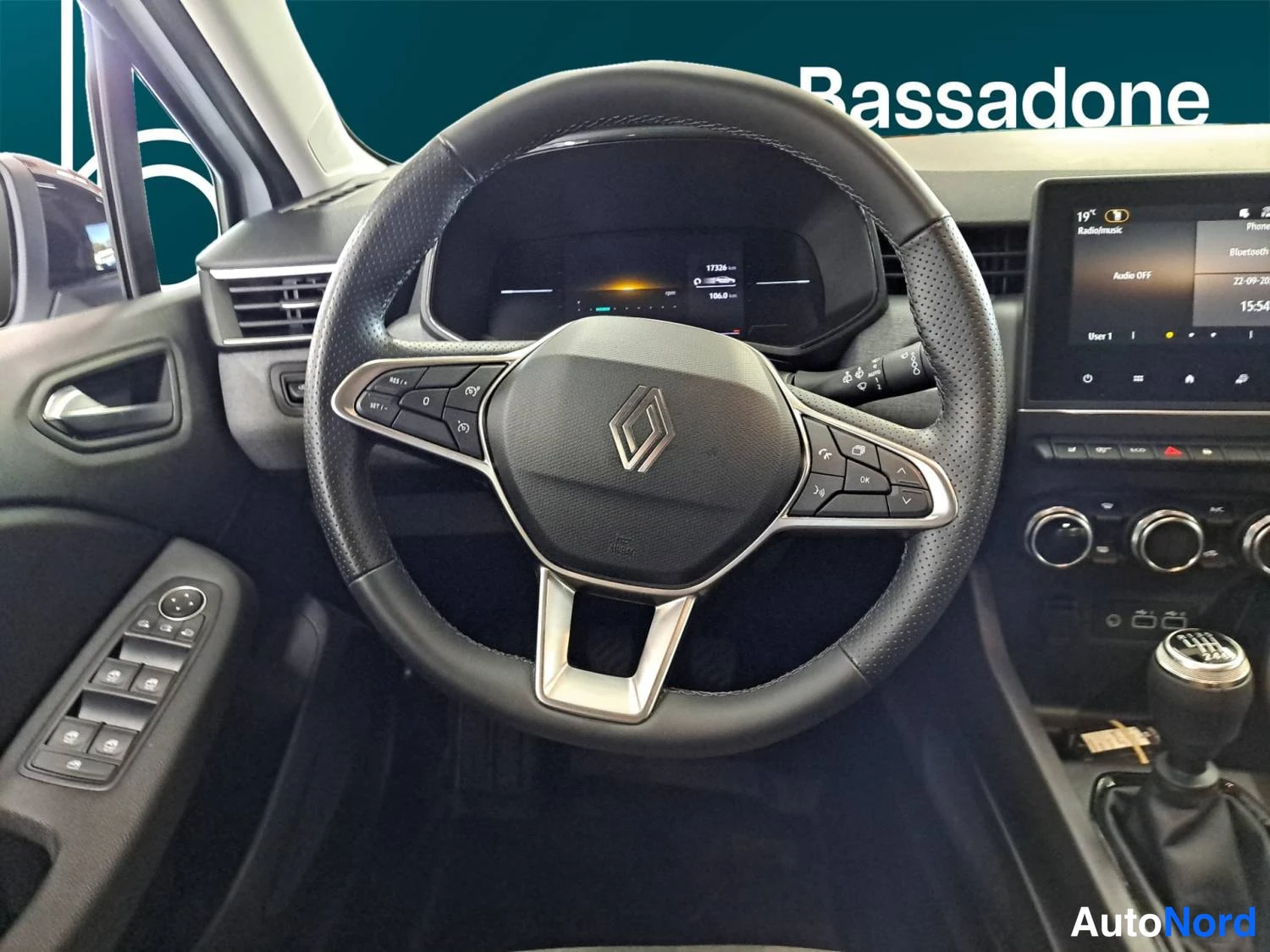 Valkoinen Renault Clio 2025, yksityiskohta, kuva 23