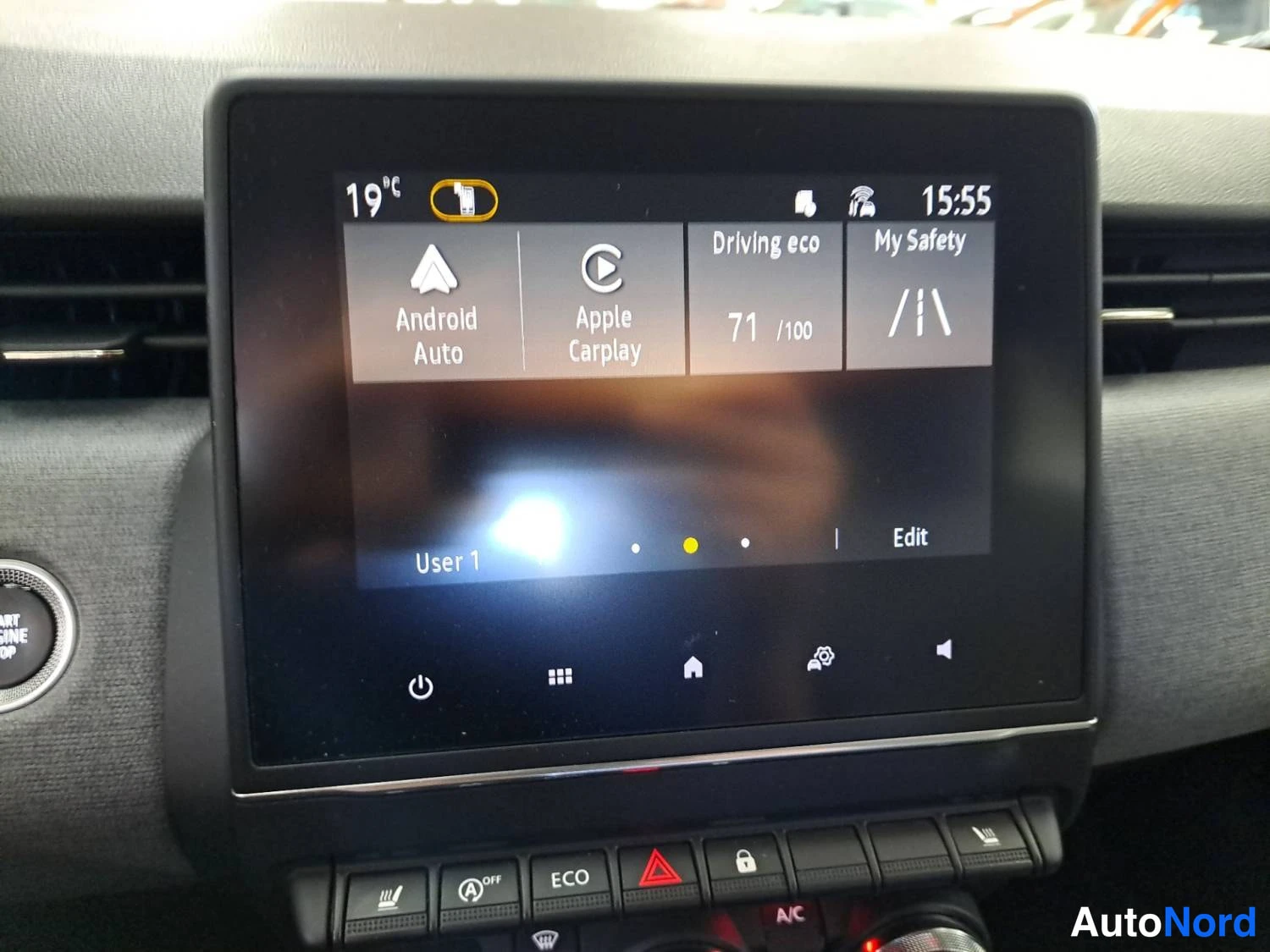 Valkoinen Renault Clio 2025, yksityiskohta, kuva 25