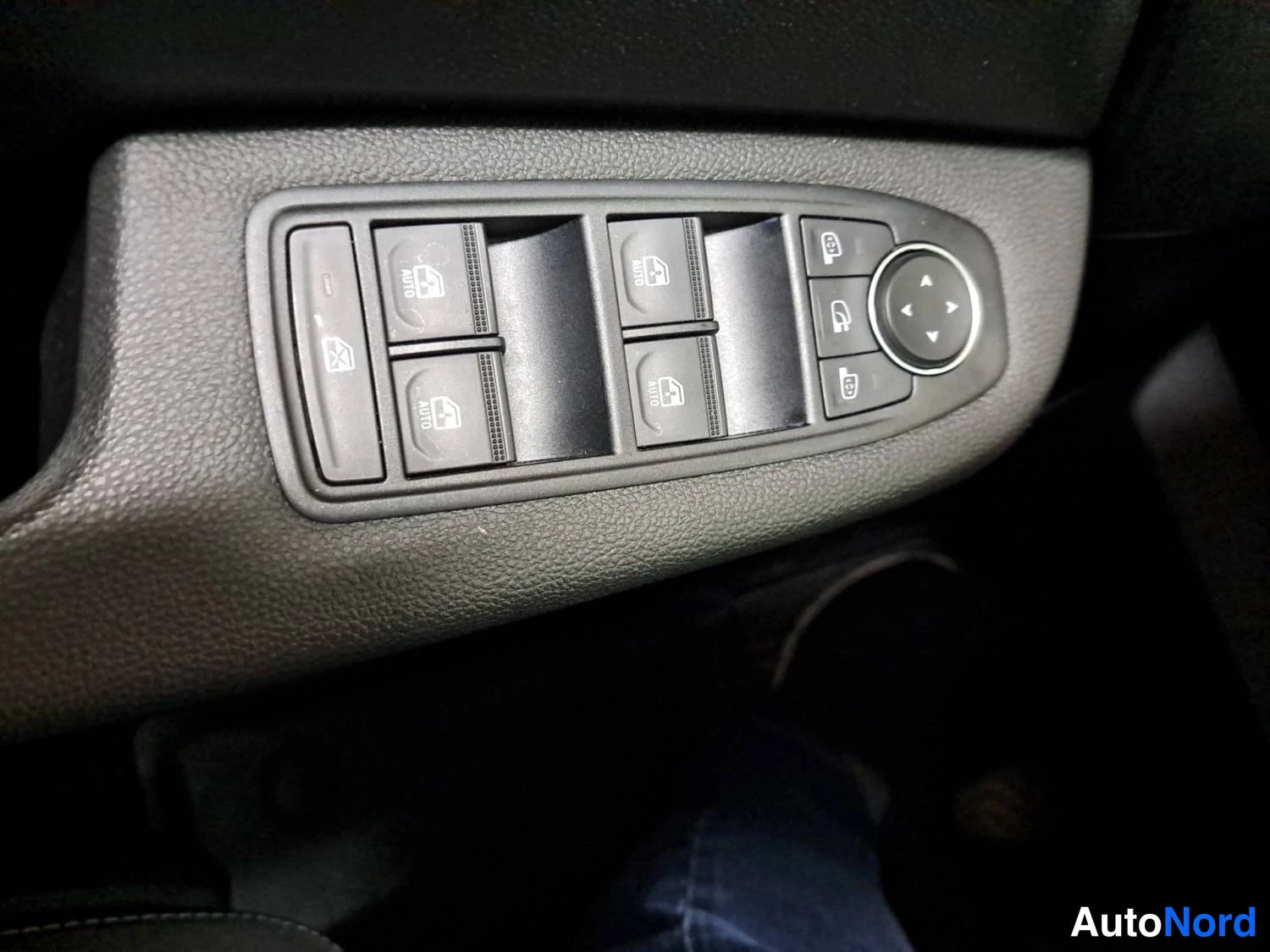 Valkoinen Renault Clio 2025, yksityiskohta, kuva 21