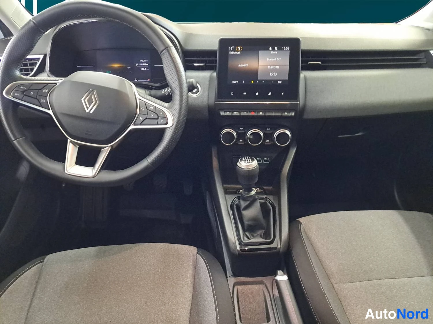 Valkoinen Renault Clio 2025, ohjaamo, kuva 9