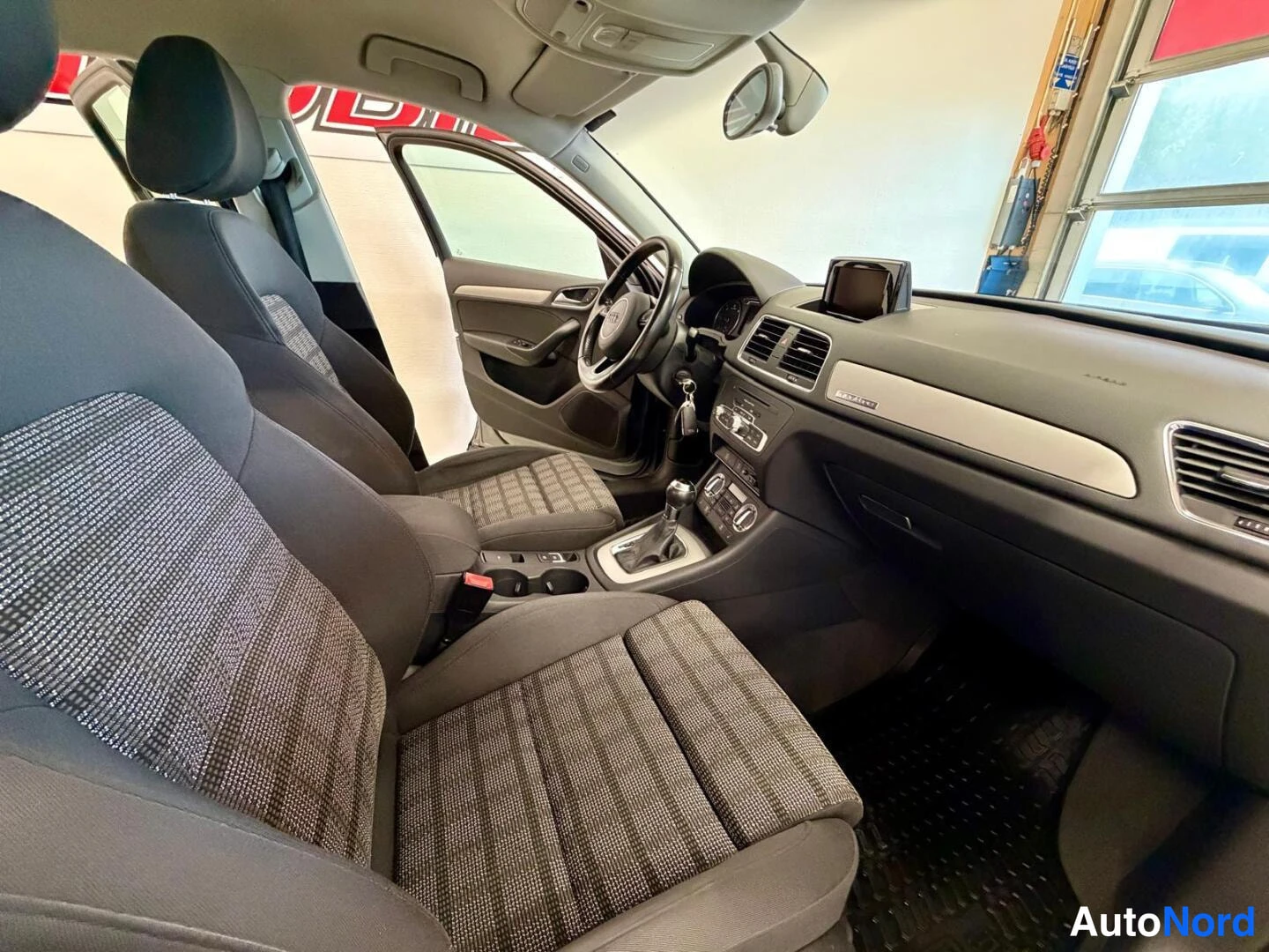 Audi Q3 2014, ohjaamo, kuva 9
