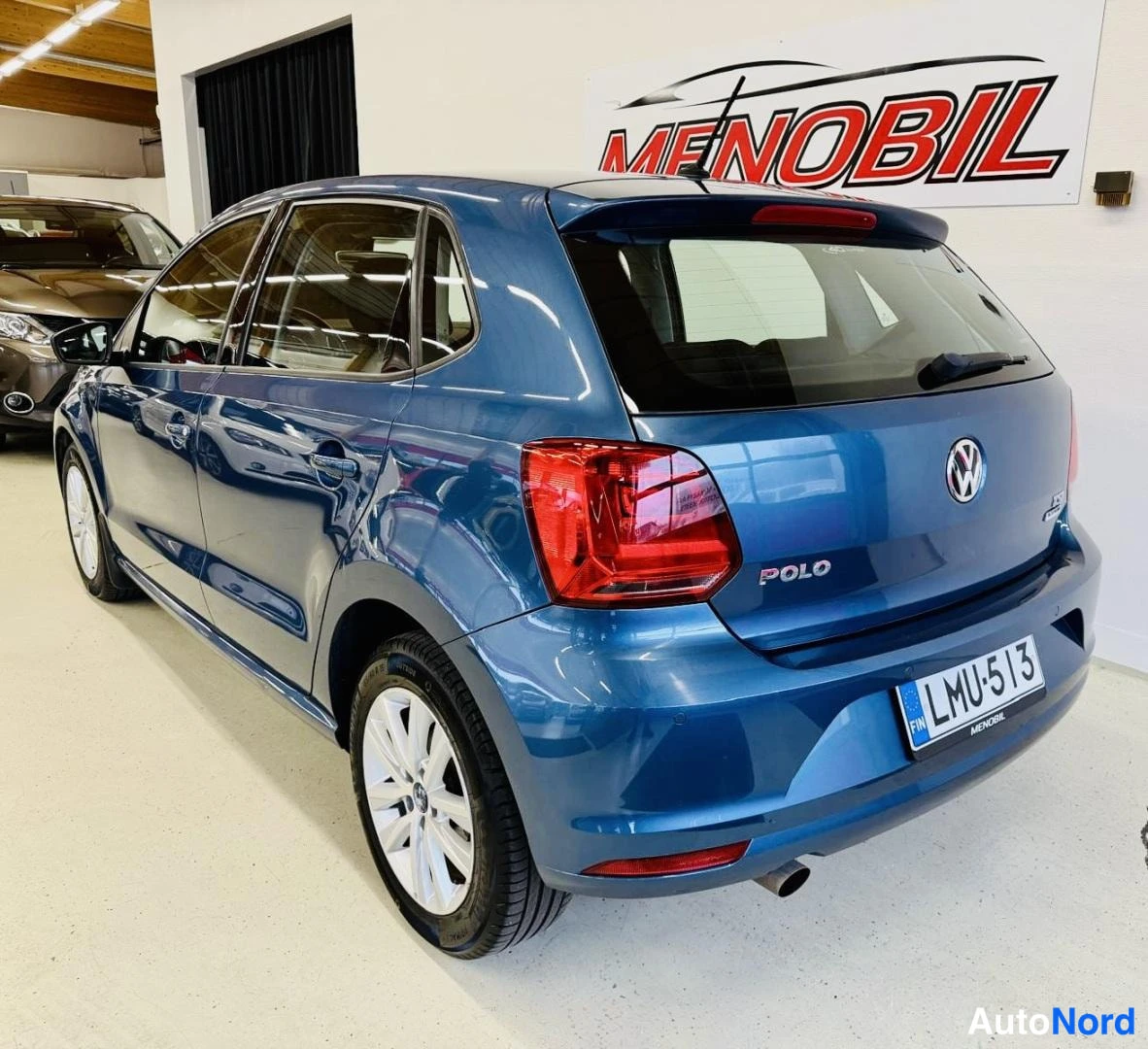 Sininen Volkswagen Polo 2016, takaviisto, kuva 6