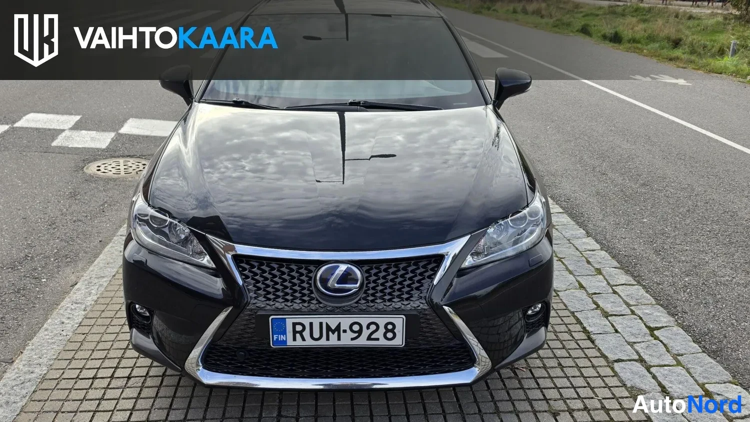 Musta Lexus CT 2017, edestä, kuva 2