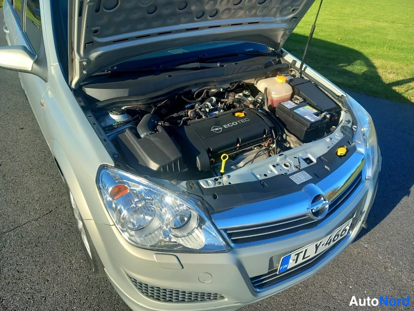 Beige Opel Astra OPC 2007, moottoritila, kuva 23