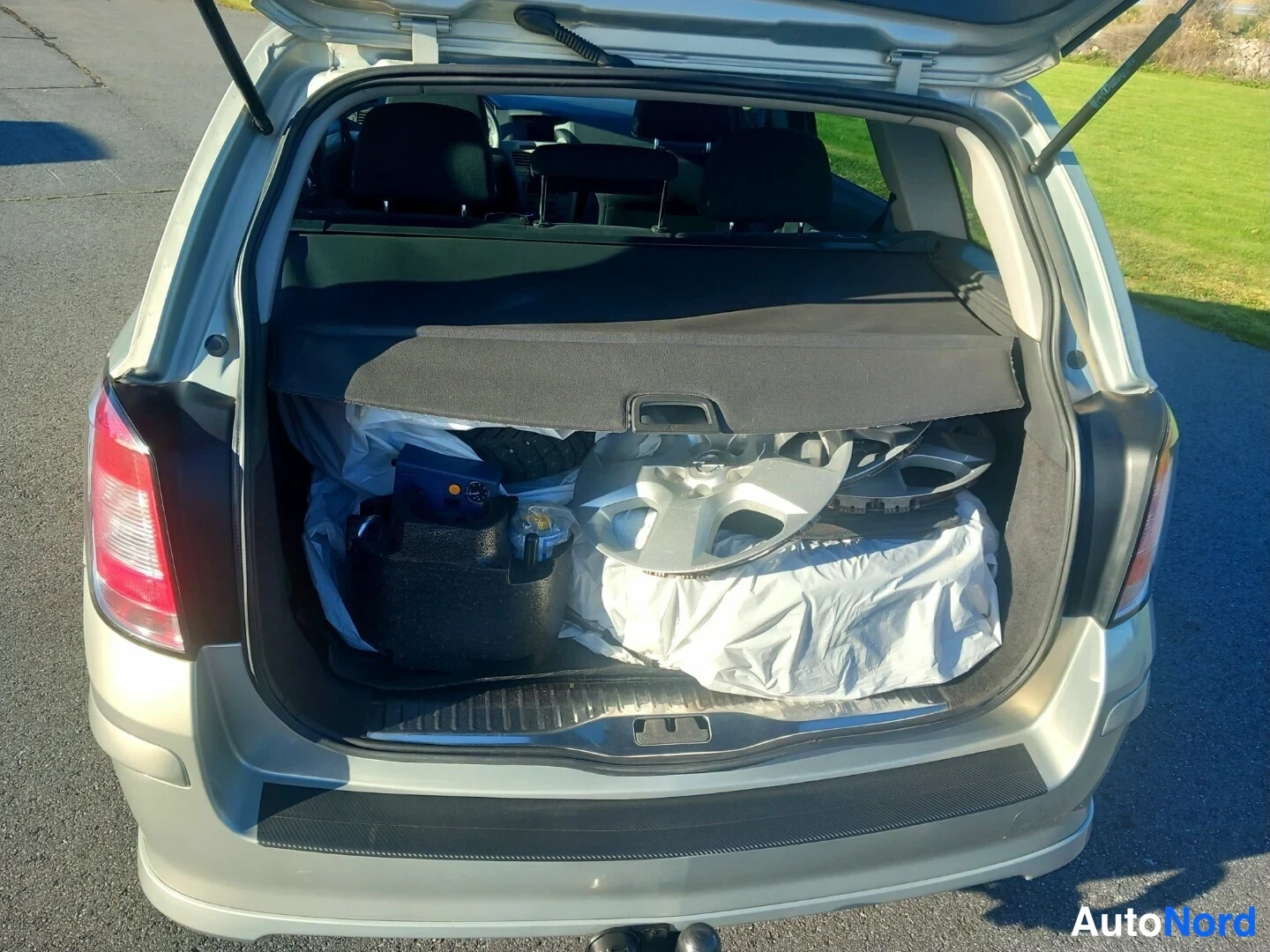 Beige Opel Astra OPC 2007, tavaratila, kuva 21