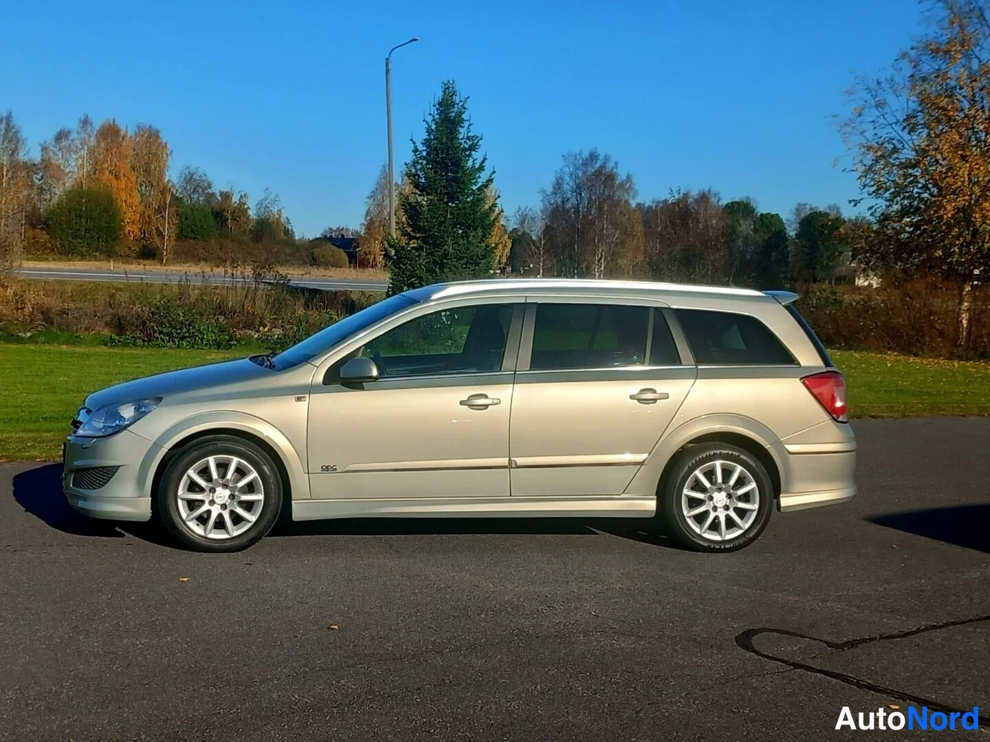 Beige Opel Astra OPC 2007, sivulta, kuva 9