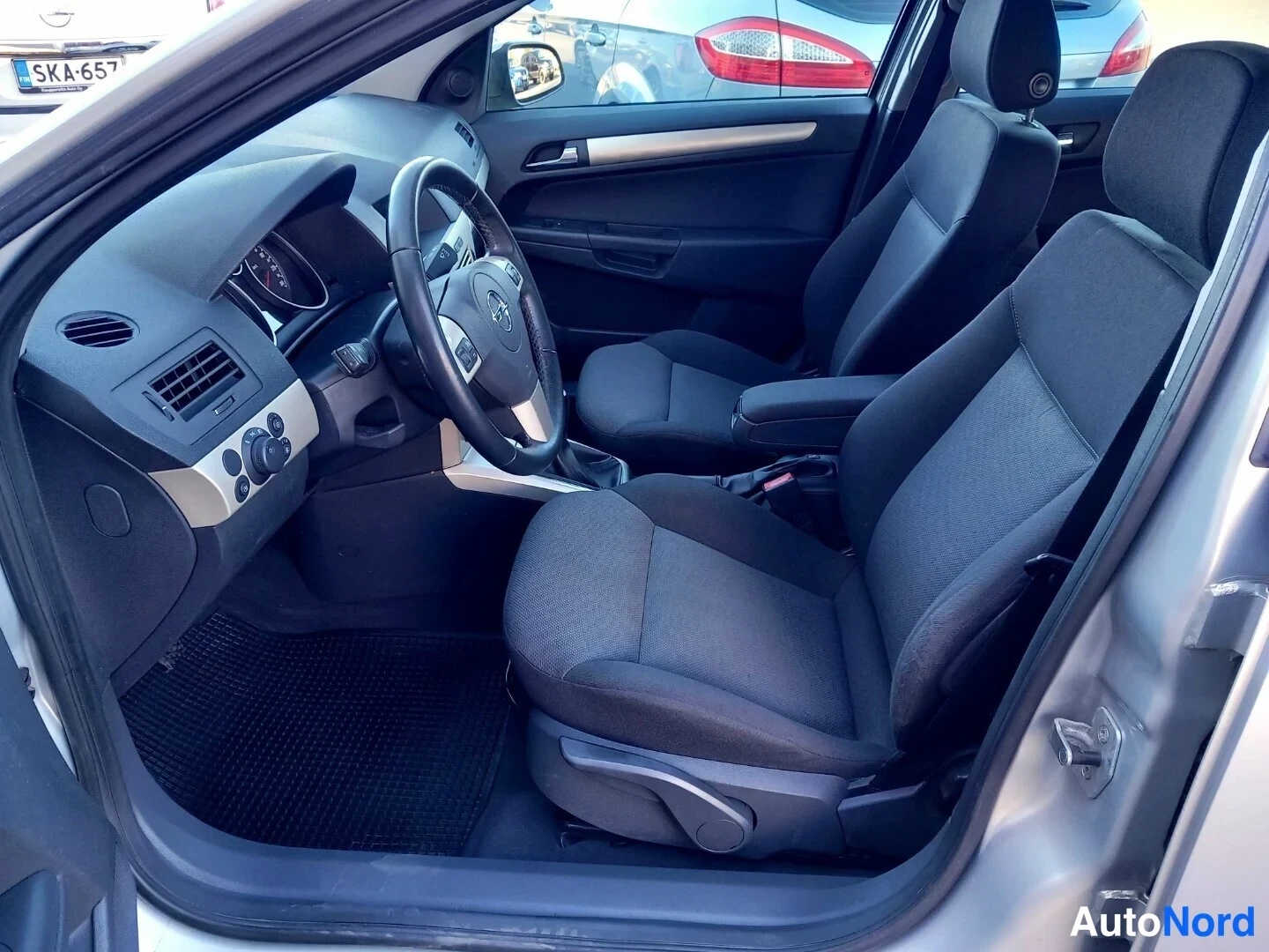 Beige Opel Astra OPC 2007, ohjaamo, kuva 17